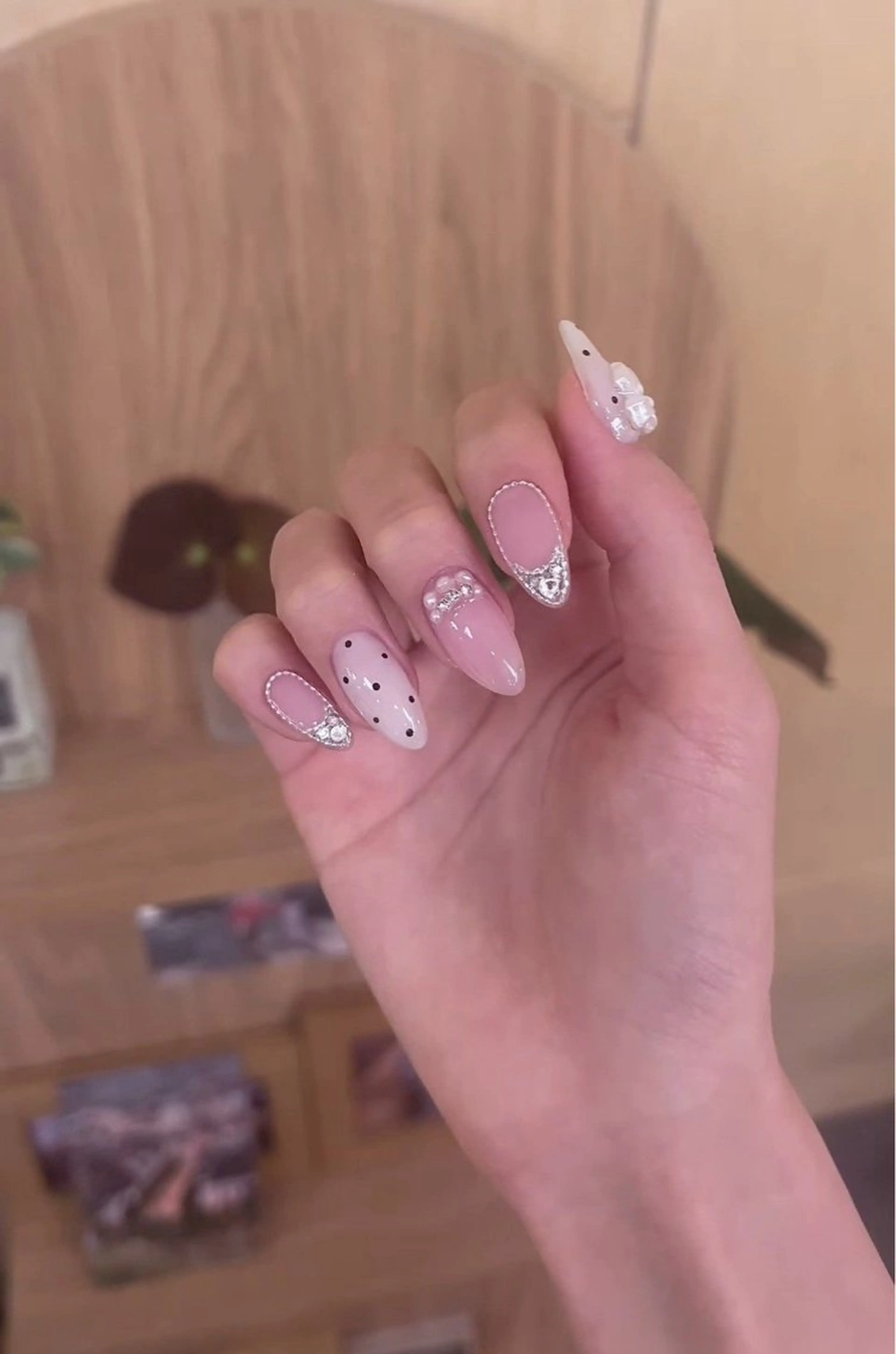 ネイル フレンチネイル キラキラネイル 韓国ネイル シンプルネイル ワンホンネイル ハンドネイル MEI Nailのネイルデザイン