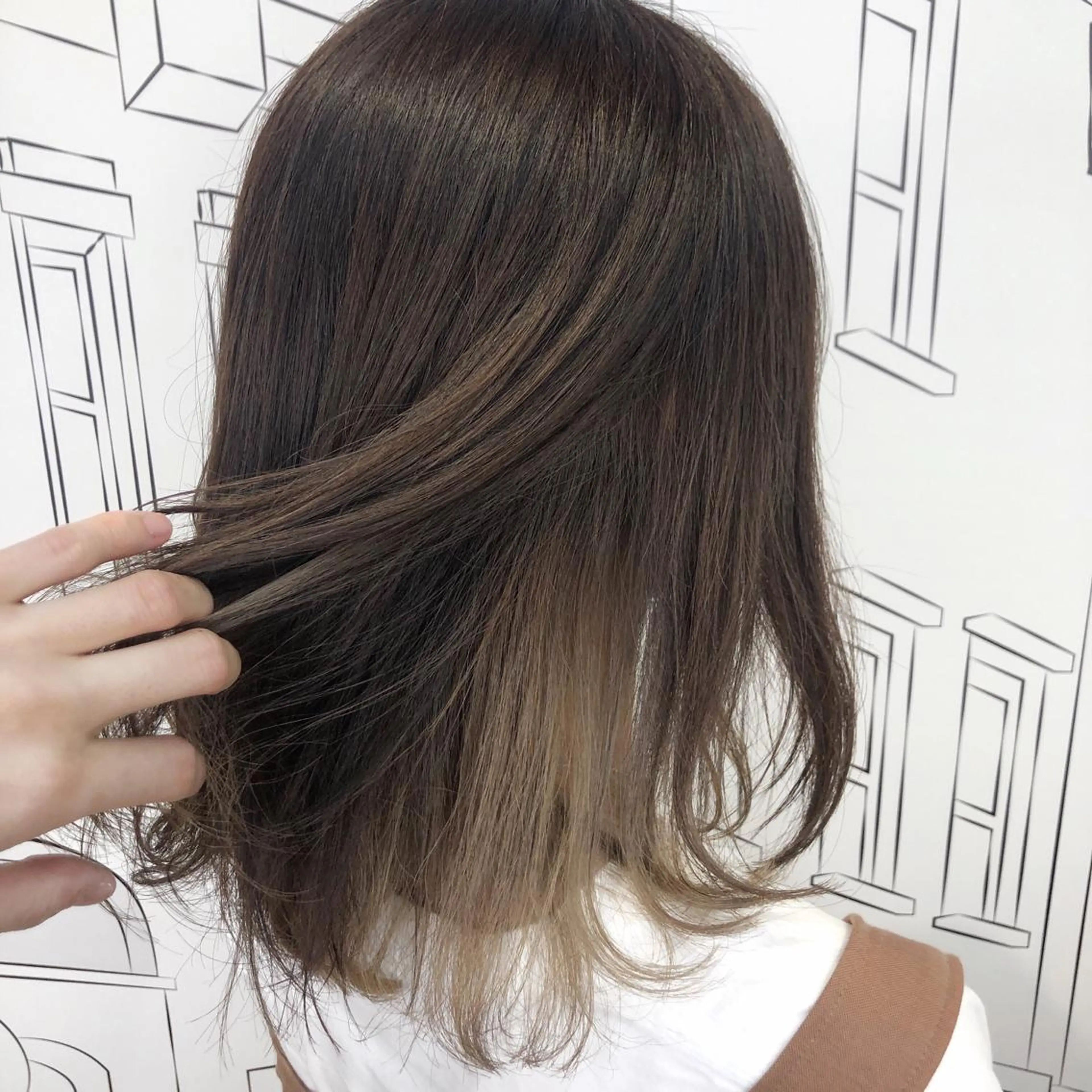 ミディアム カラー インナーカラー TOMOKA 艶髪/透明感カラーのヘアスタイル