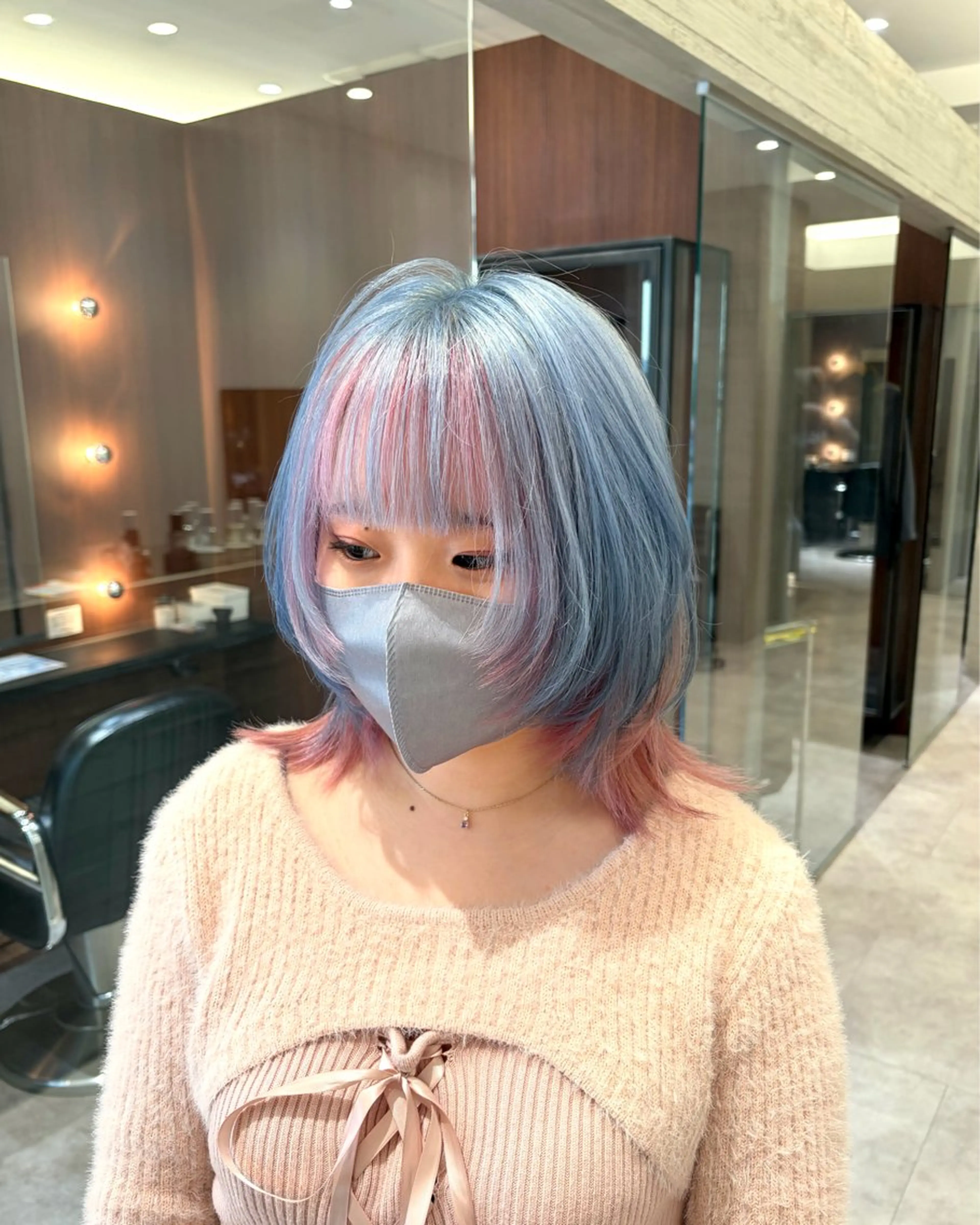 ミディアム カラー デザインカラー カット ヘアカラー サキ🤍ハイトーン 🩰くびれ巻きヘアのヘアスタイル