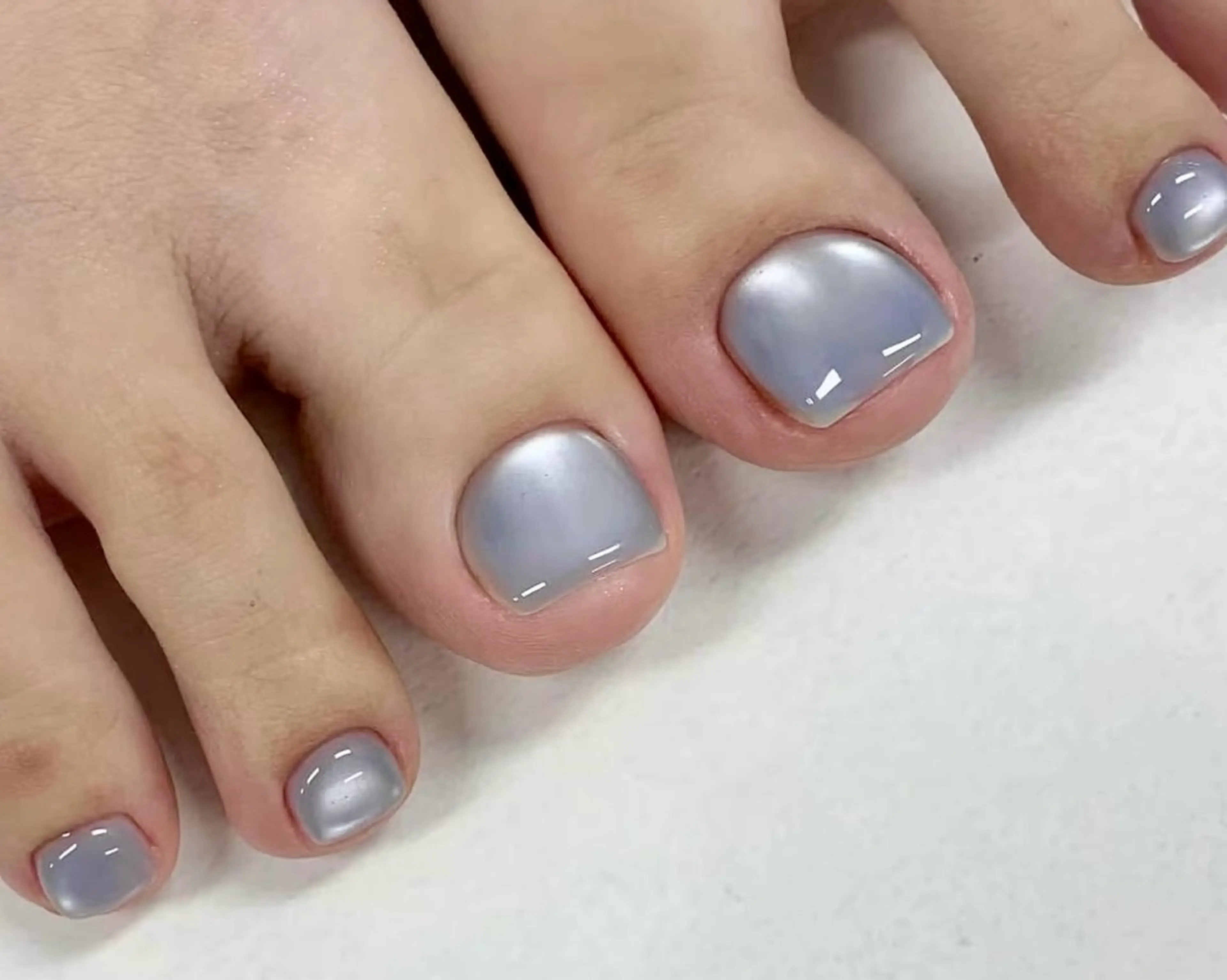 ネイル オーロラネイル クリアネイル 長さ出し フットネイル フレンチネイル フットネイル リボン、ガーリー パーツ放題専門店のネイルデザイン