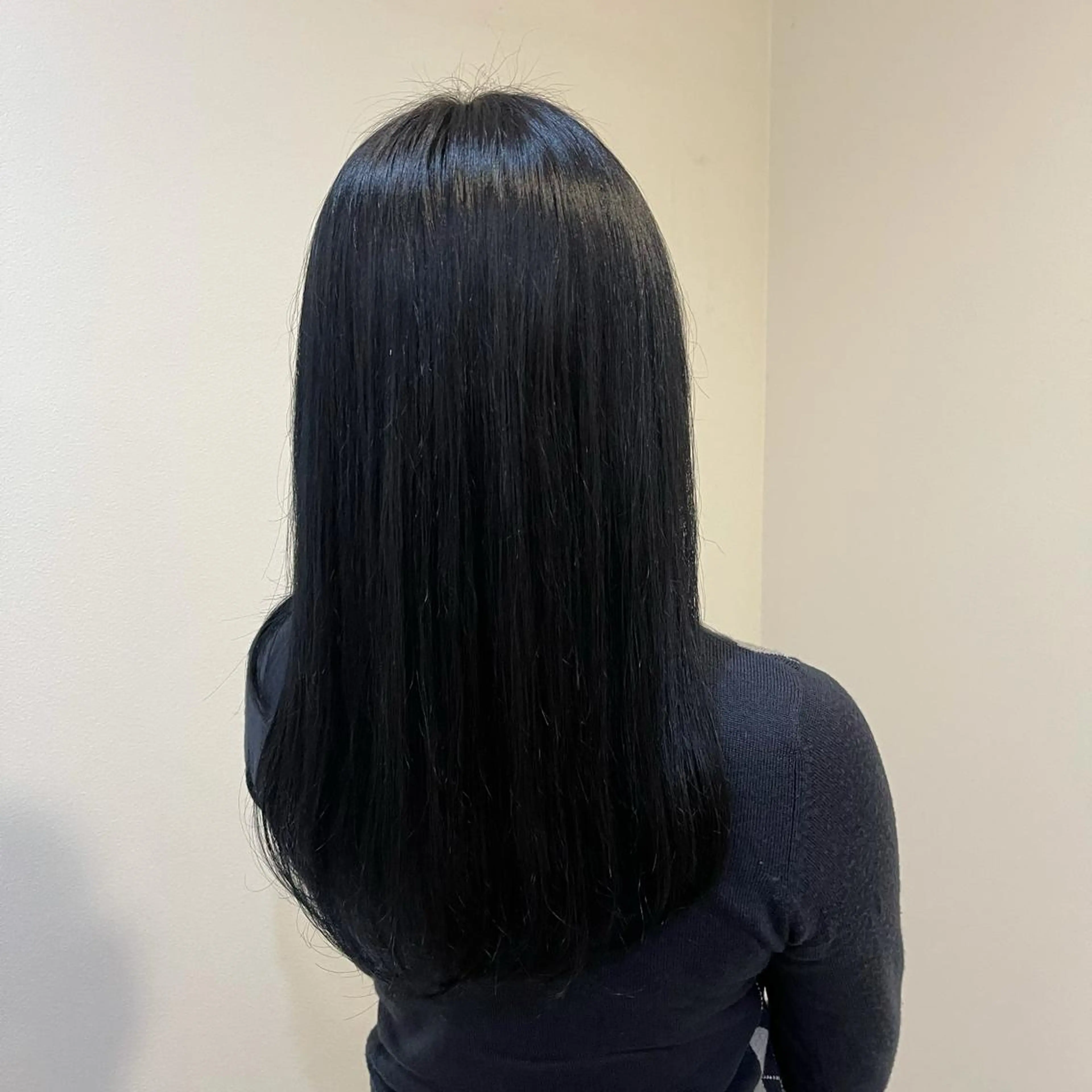 ロング カラー 黒髪 ブリーチ ブルーカラー ブルーブラック 韓国風ヘア カット ヘアカラー トリートメント 🫧chinatsu 🫧のヘアスタイル