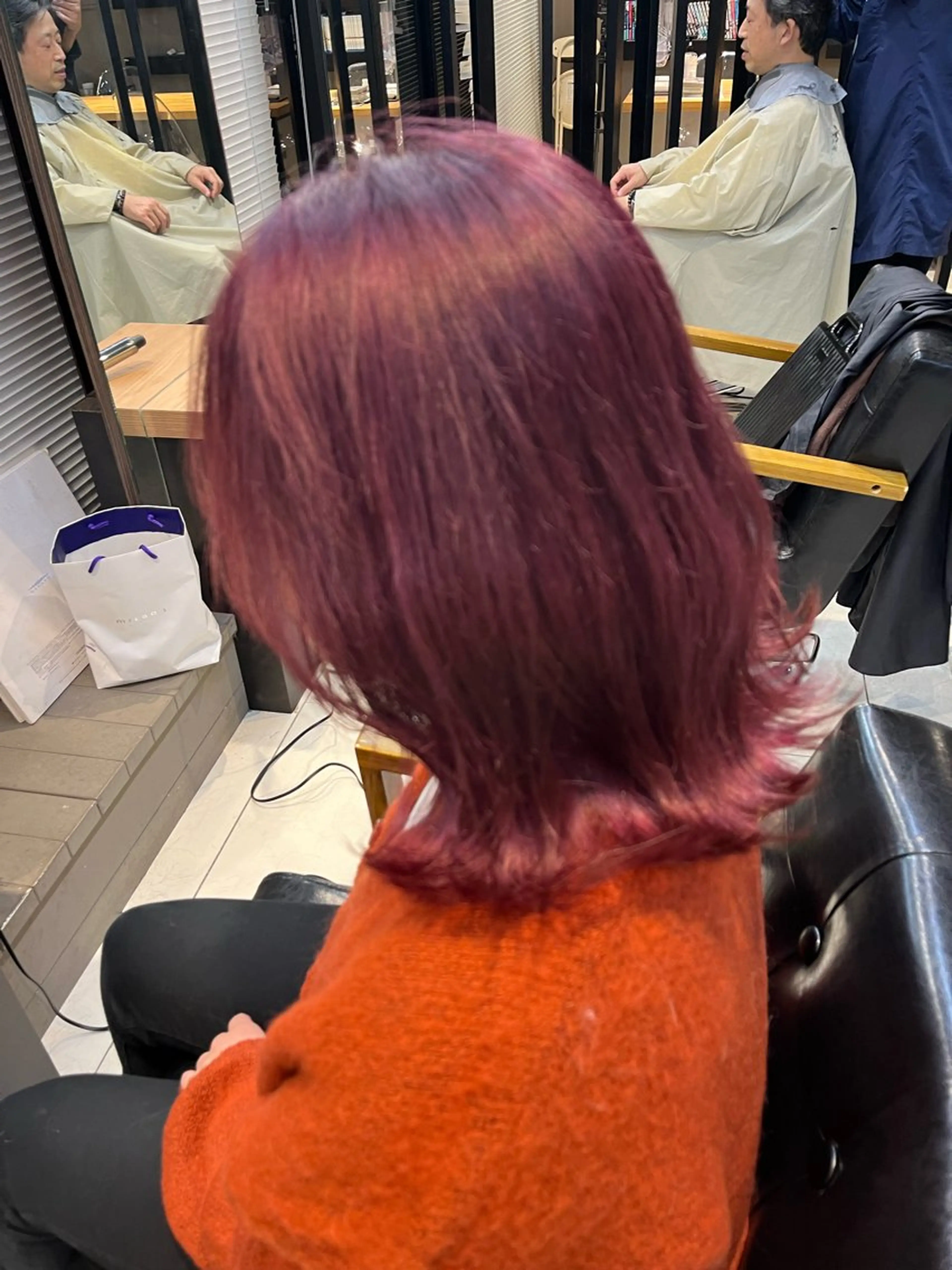 ミディアム カラー ヘアアレンジ メンズ ヘアカラー トリートメント 透明感カラー🤎 ゆりのヘアスタイル