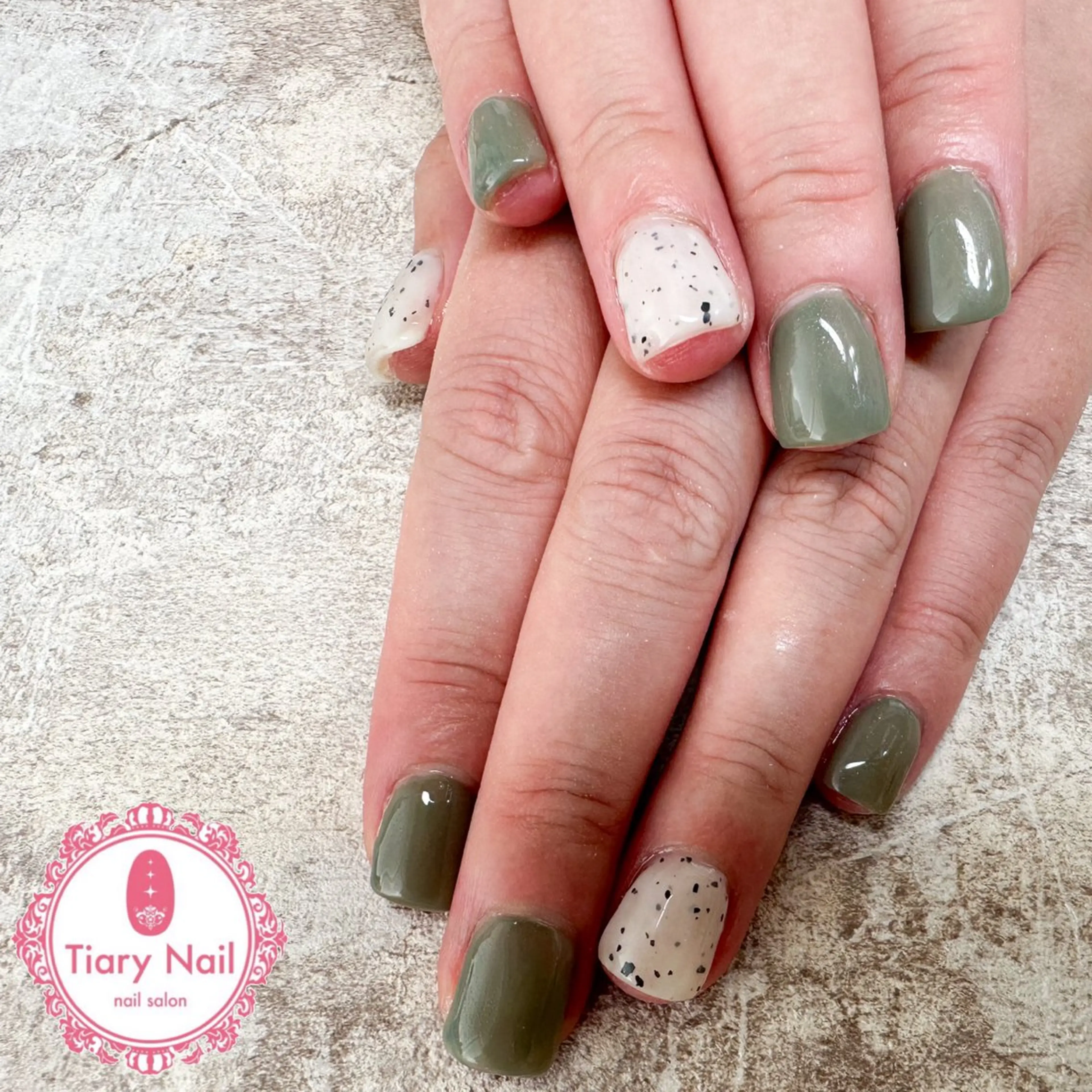 ネイル tiarynail K K🐼のネイルデザイン
