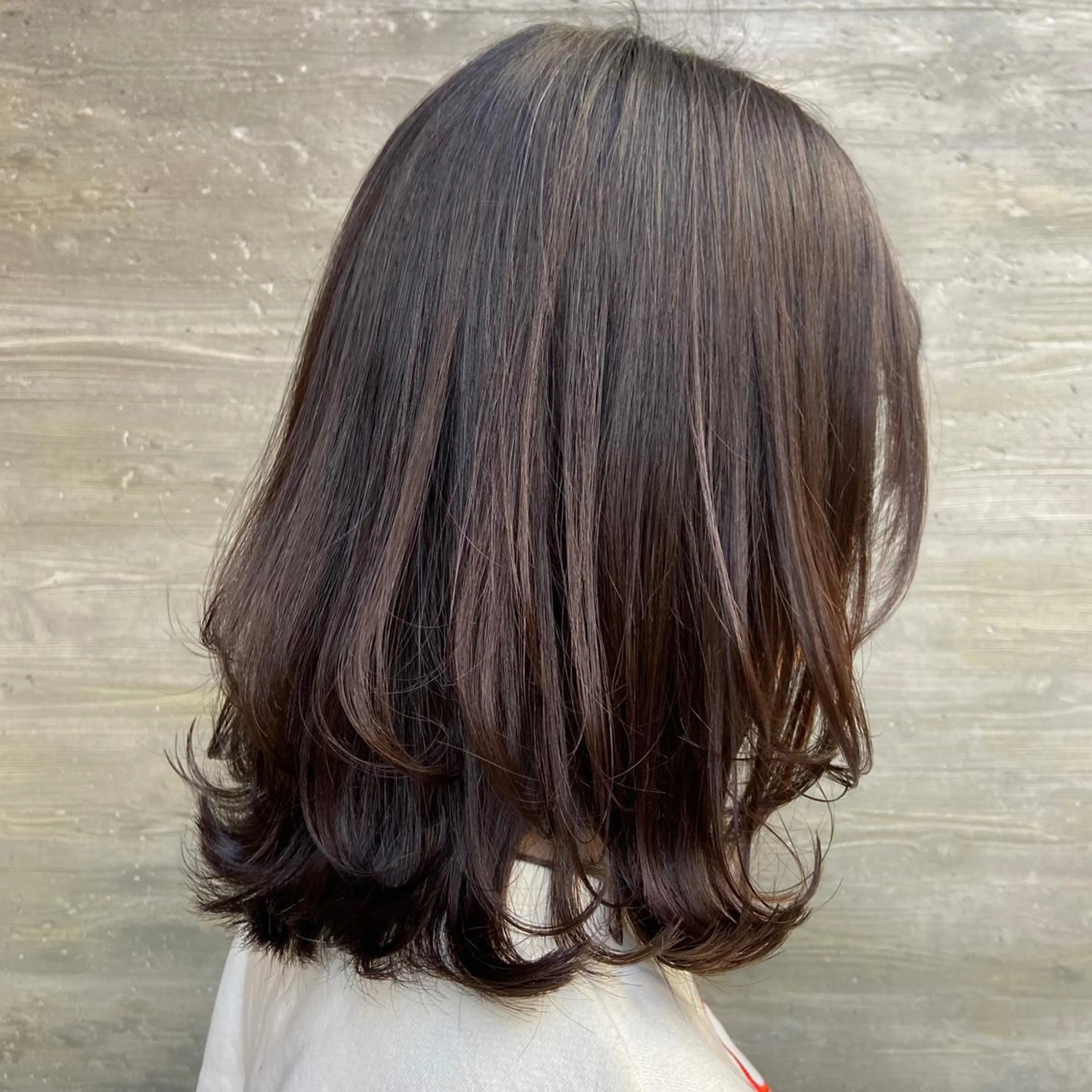 ミディアム ミディアムレイヤー レイヤーカット 暗髪/艶髪/Ono .のヘアスタイル