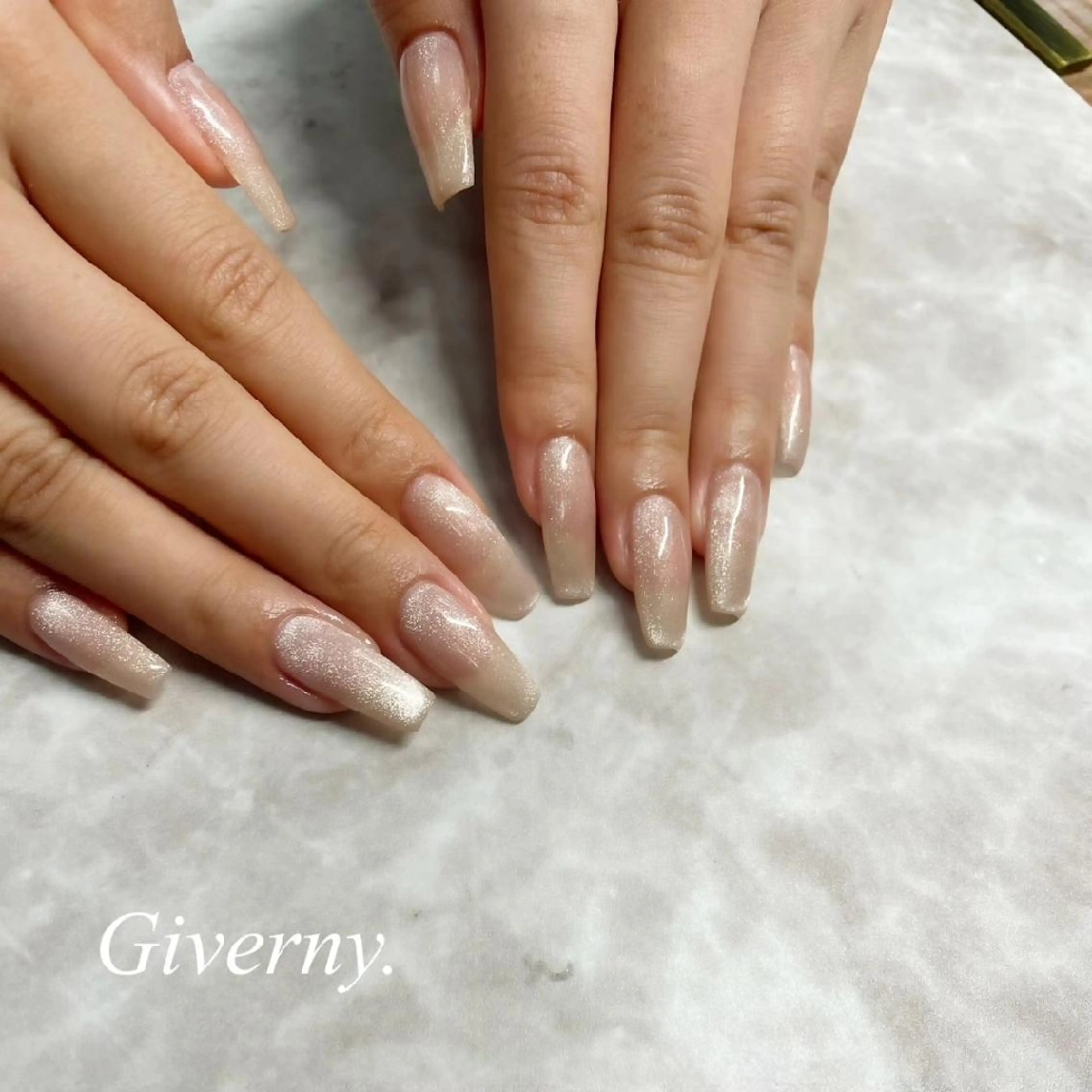 ネイル マグネットネイル ワンカラーネイル シンプルネイル ハンドネイル Giverny .のネイルデザイン