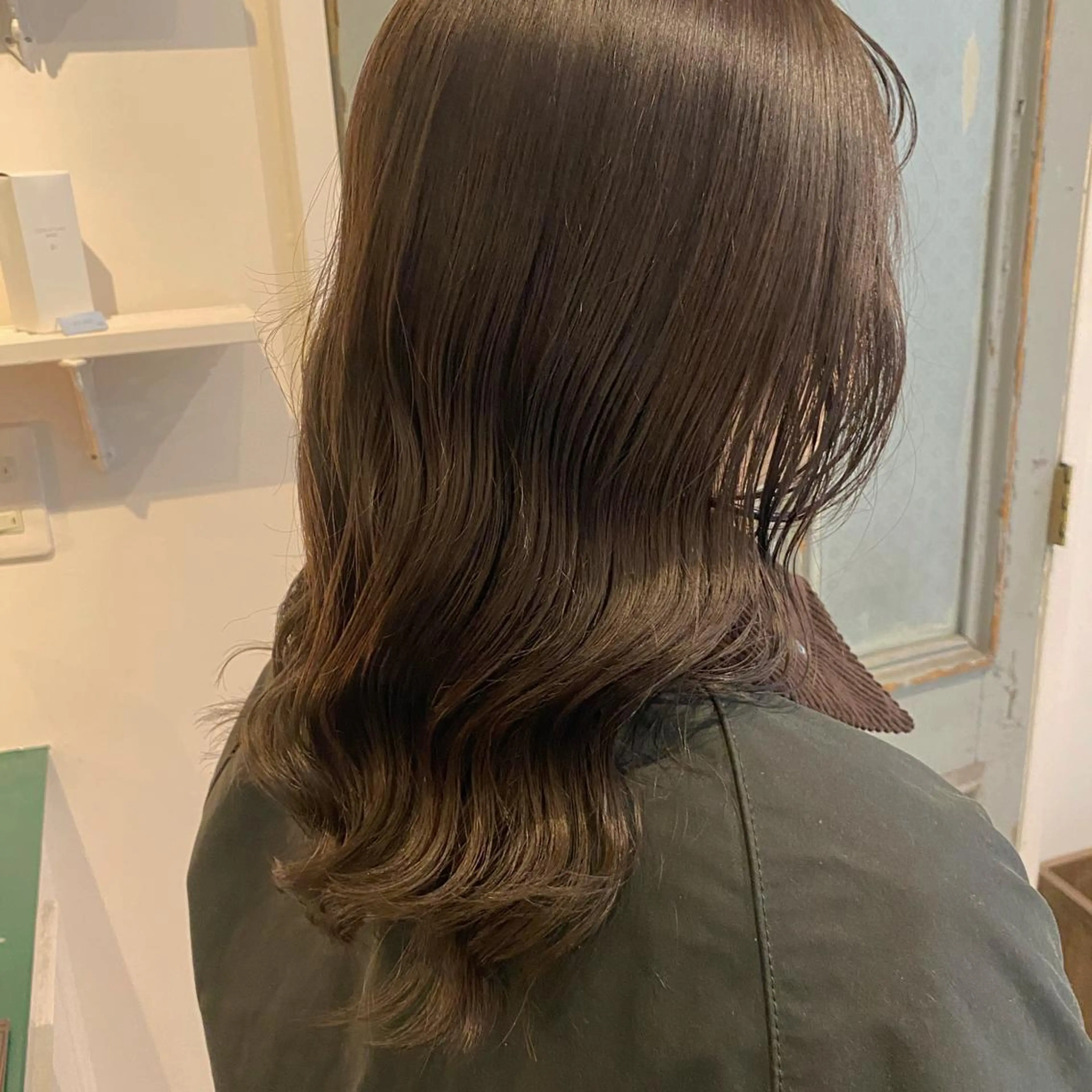 セミロング カラー vixus mamiのヘアスタイル