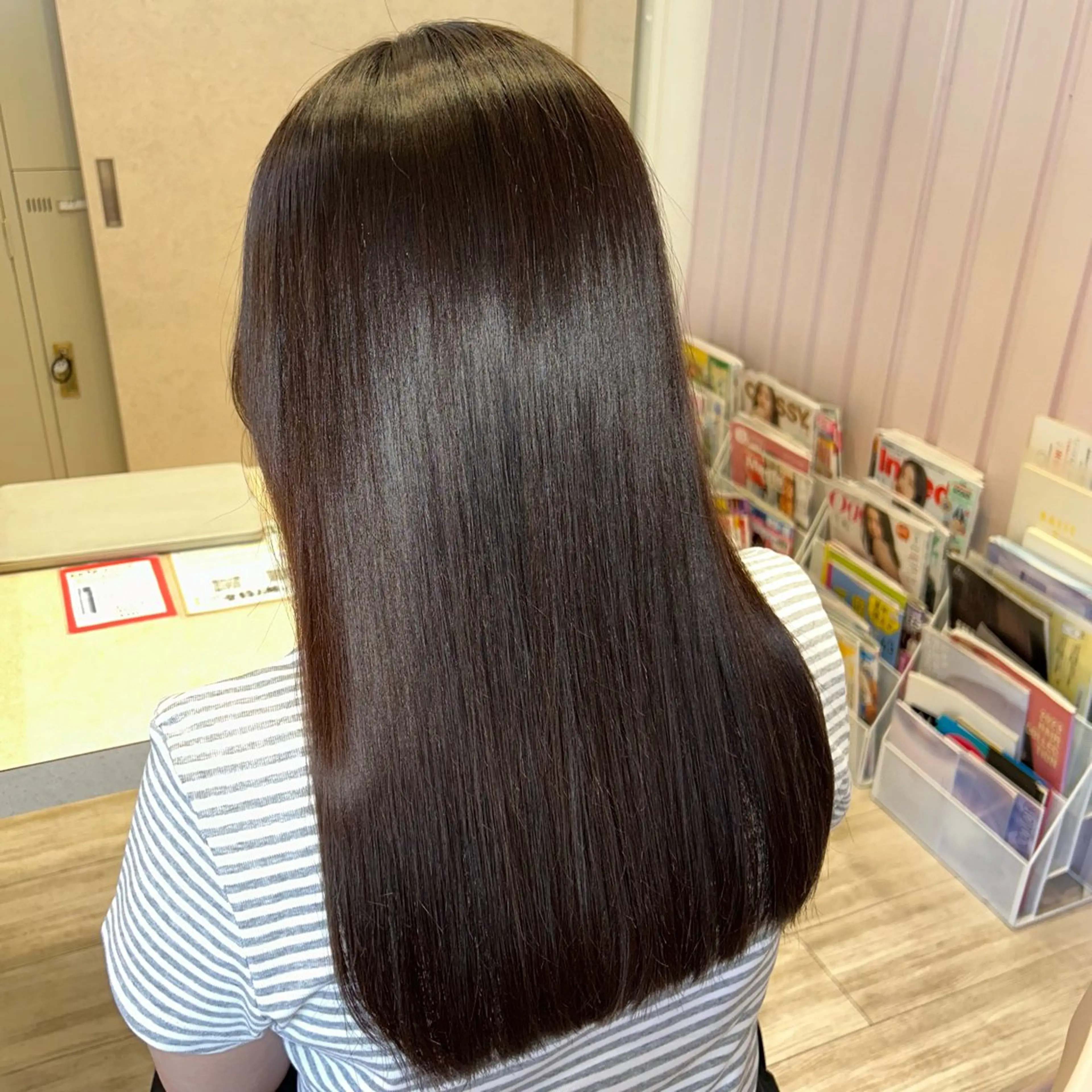 ロング 酸性ストレート 加藤 菜々子のヘアスタイル