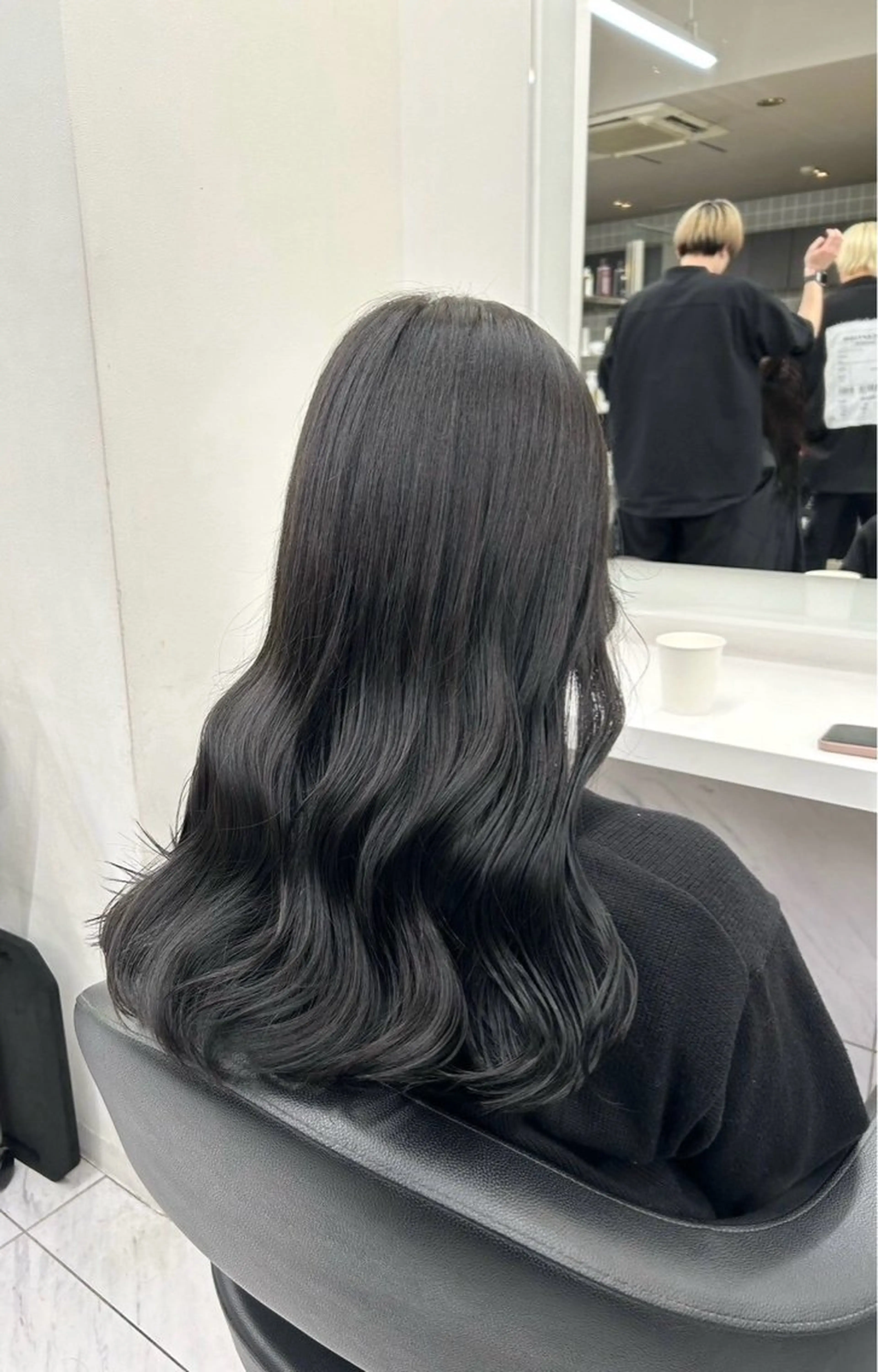 ロング カラー ヘアカラー トリートメント 韓国風暗髪🐈‍⬛ KOUMI🪽のヘアスタイル