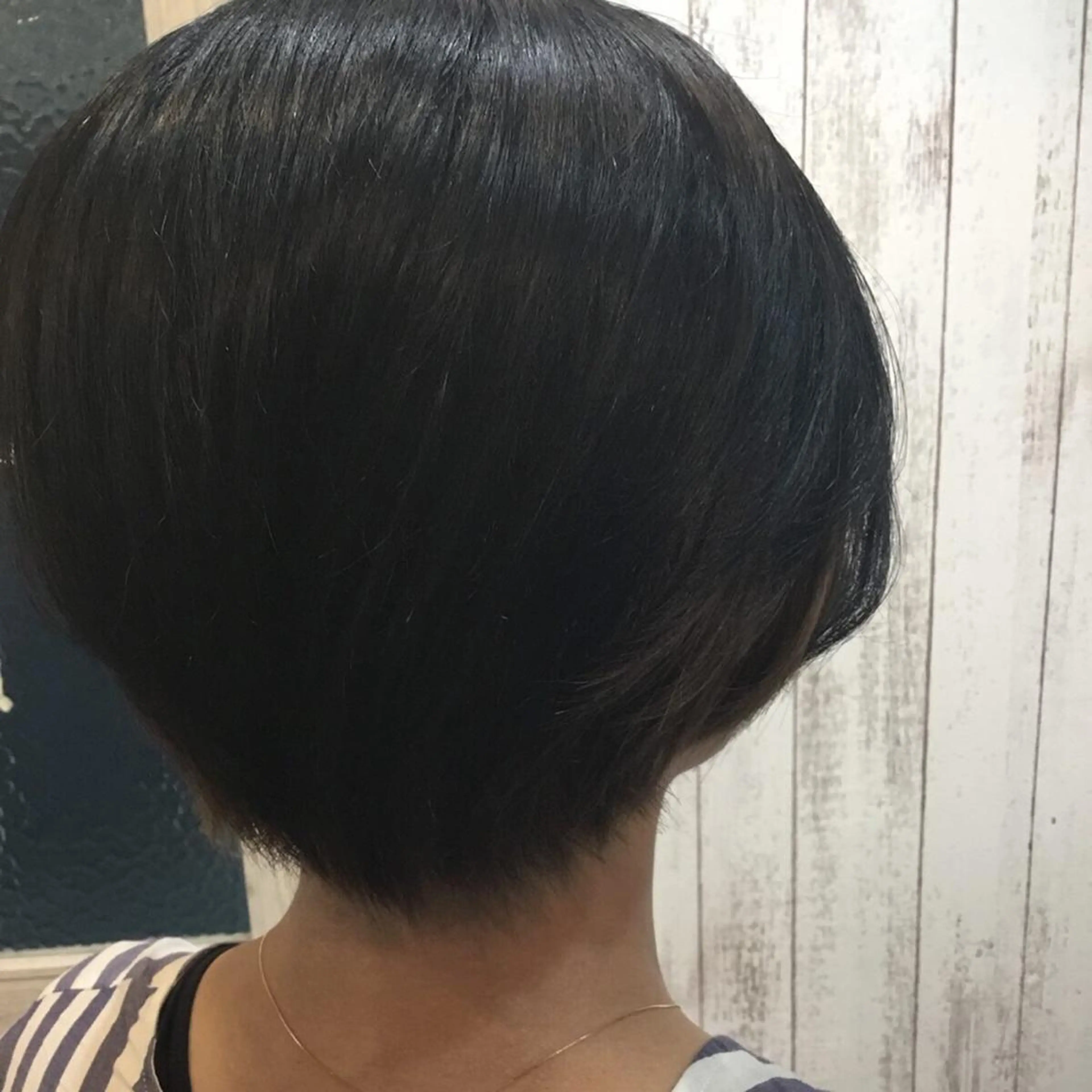 ショート カラー embrace エンブレイスのヘアスタイル
