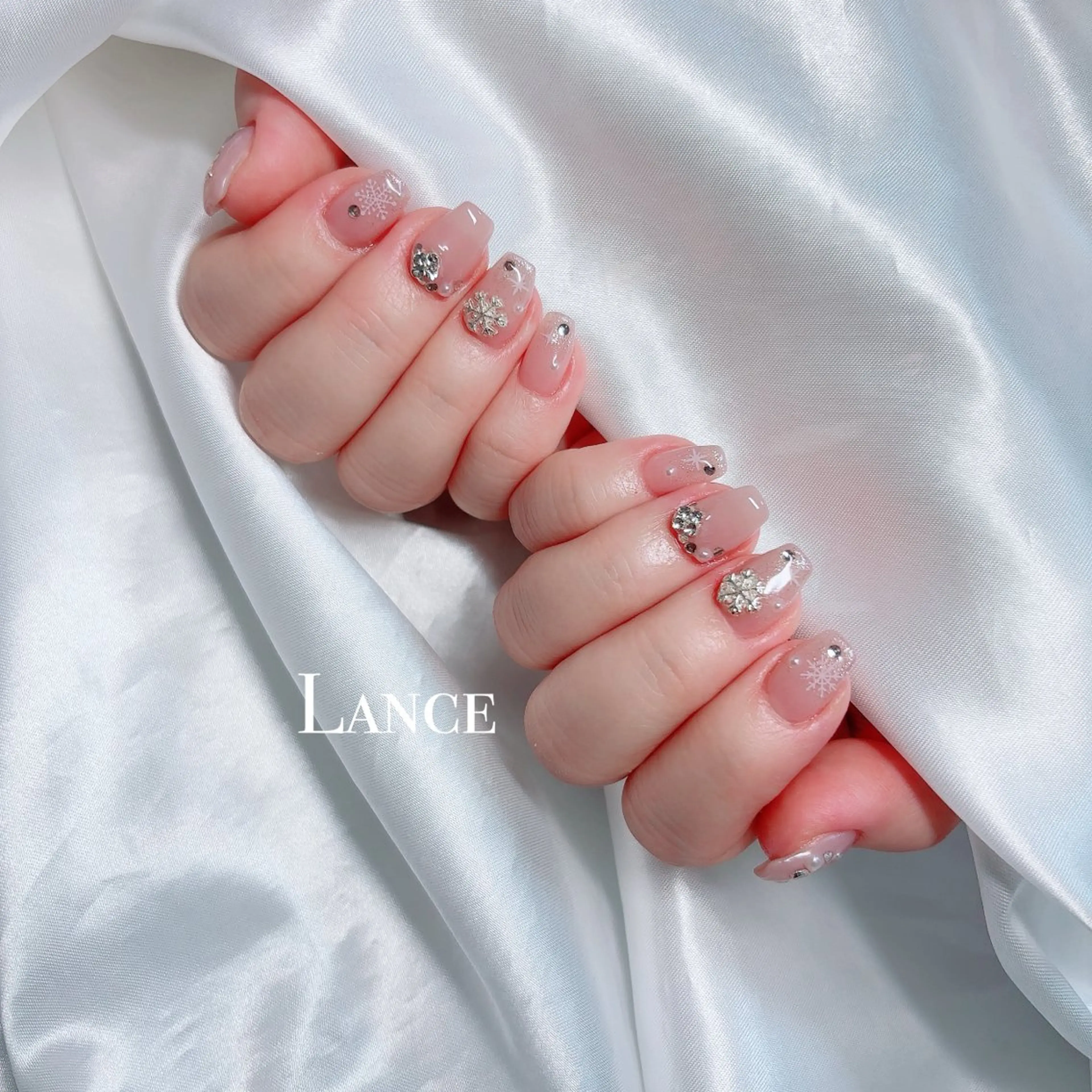 ネイル オーロラネイル キラキラネイル 韓国ネイル ワンホンネイル 冬ネイル ハンドネイル Lance nailのネイルデザイン