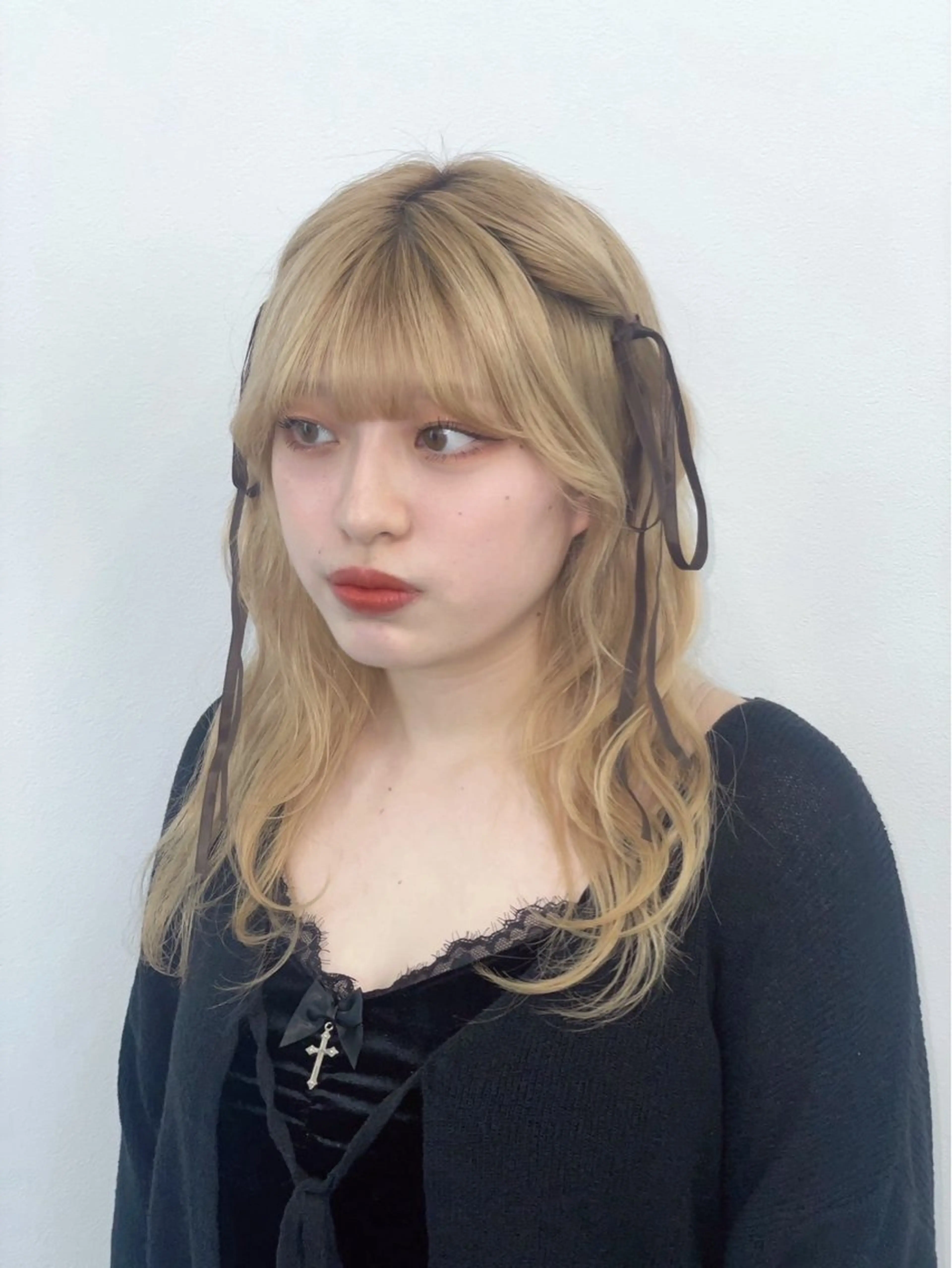 セミロング 推し活に可愛く艶モテ カラー/巻きキョウコのヘアスタイル