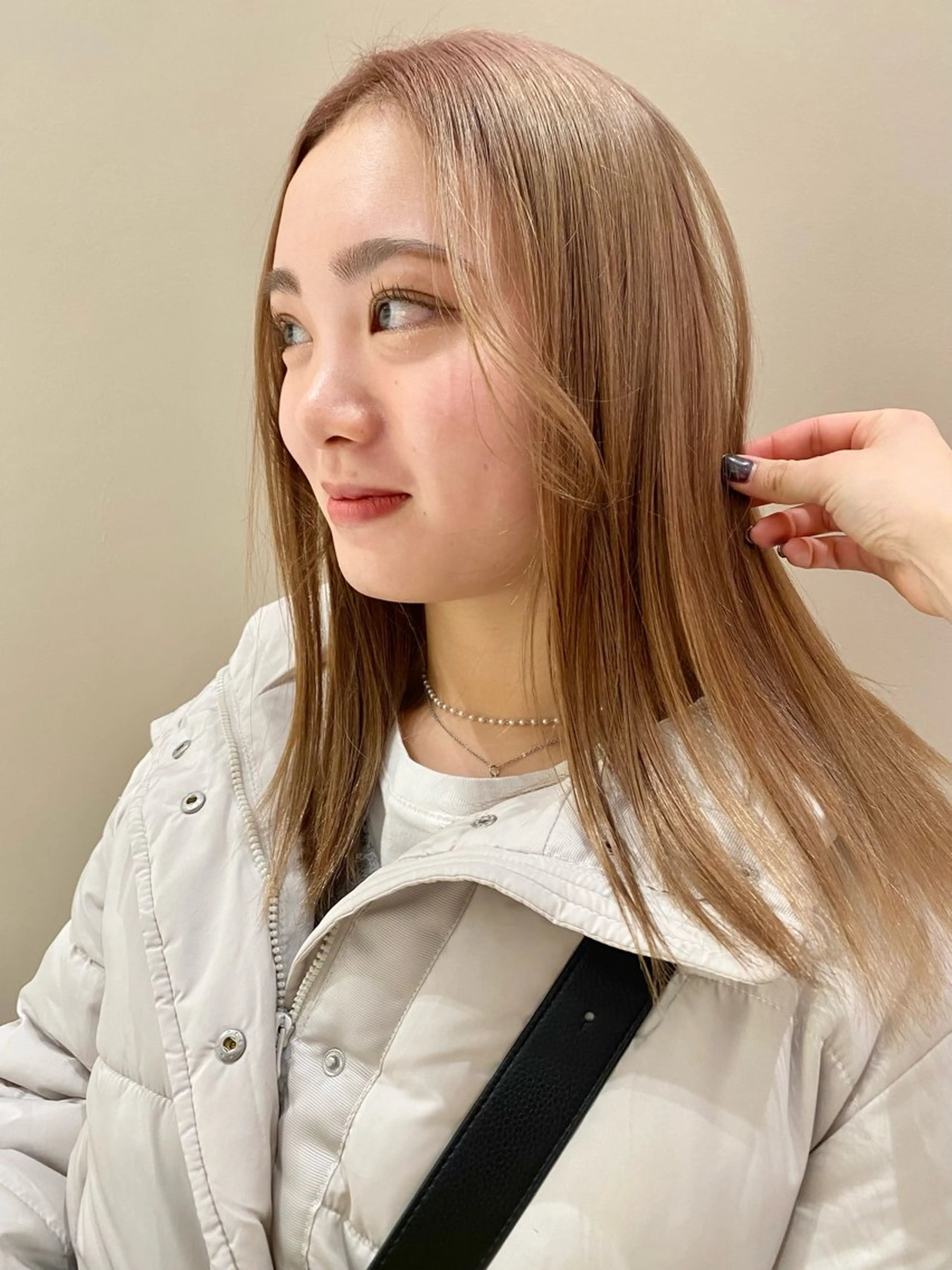 セミロング カラー ヘアカラー ベージュ/アレンジ /横浜/杉本千夏のヘアスタイル