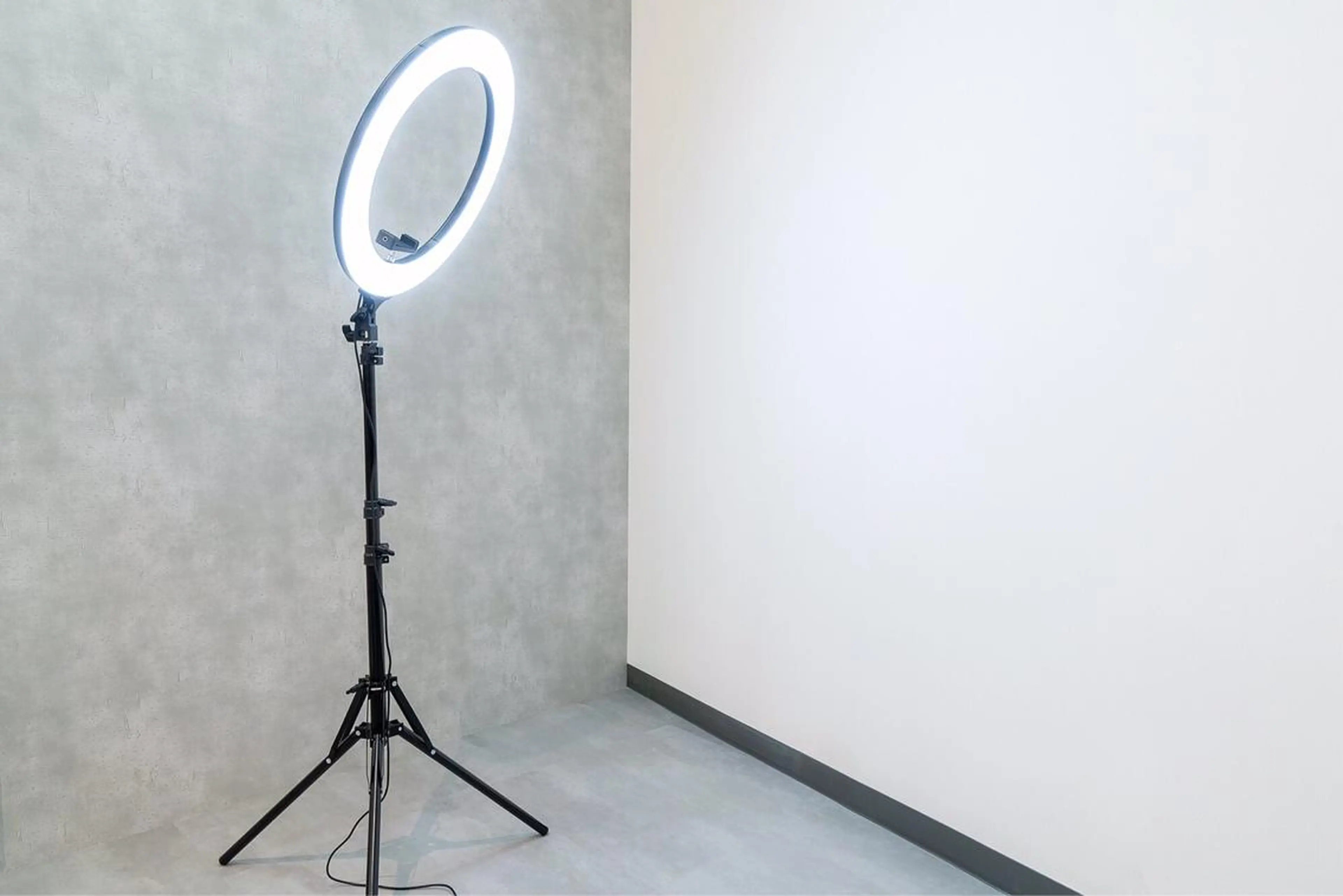 ミディアム universe tokyoのヘアスタイル