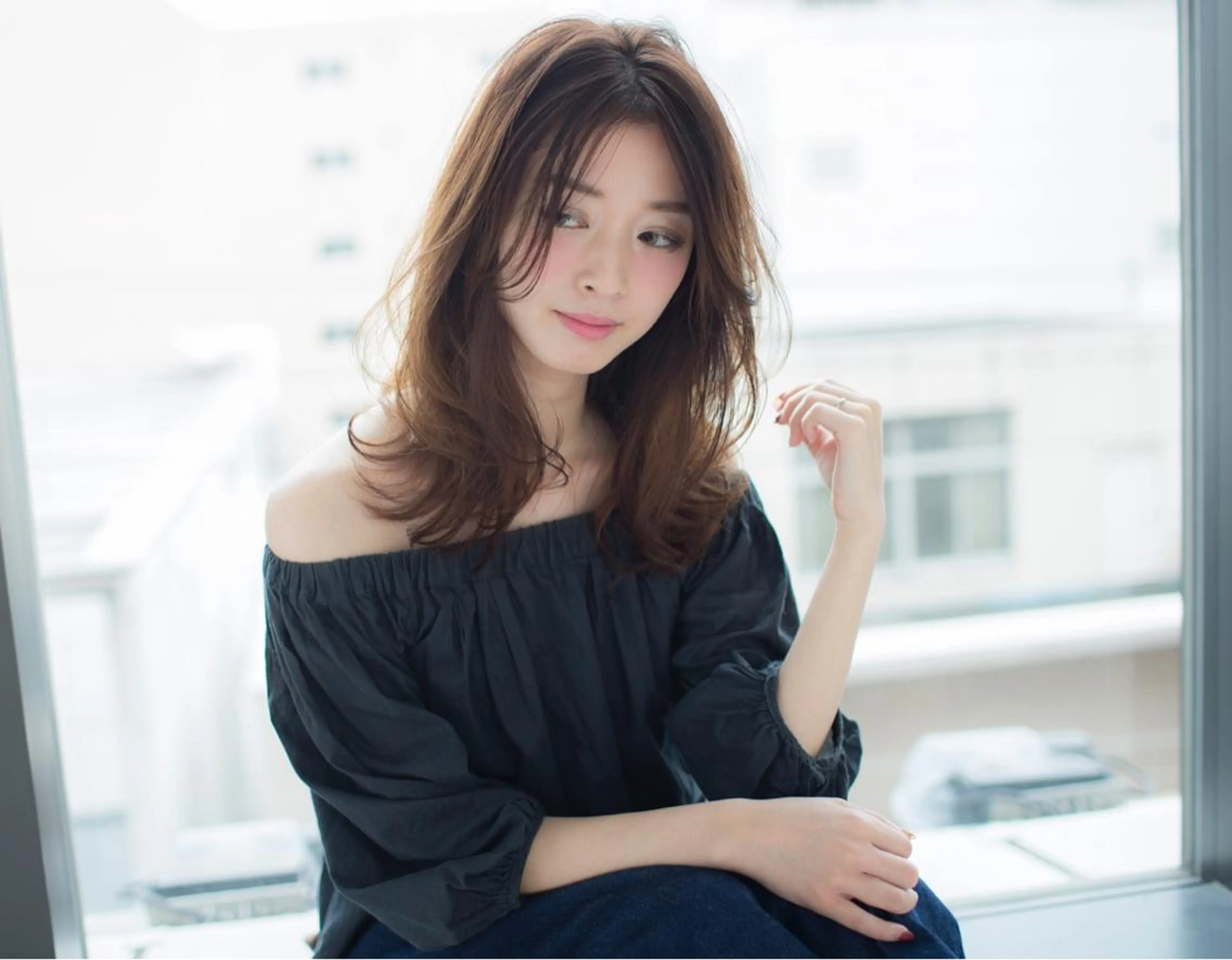 セミロング カラー ヘアアレンジ くせ毛 小顔カット カット ヘアカラー 高畑 真実のヘアスタイル