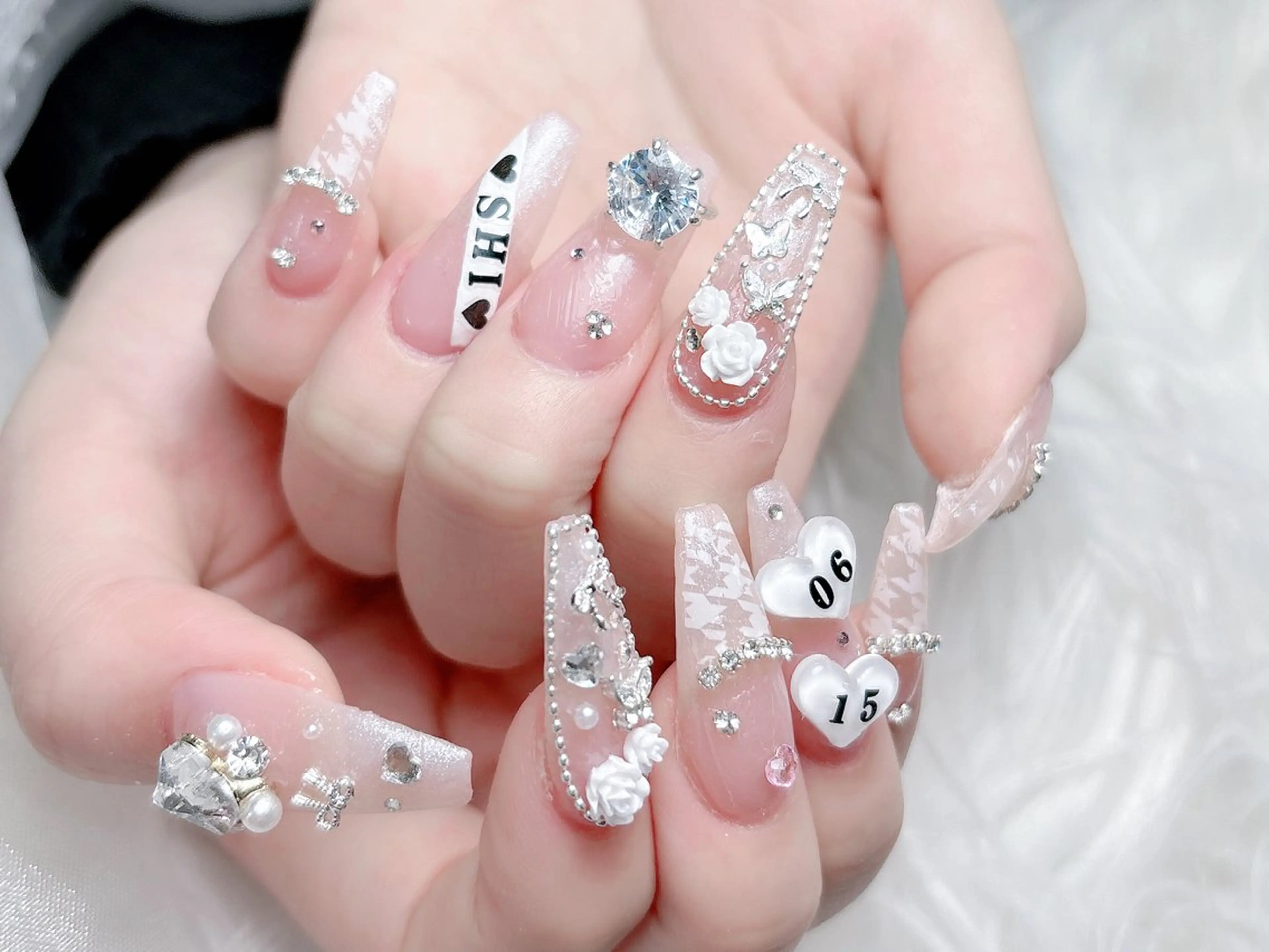 ネイル 成人式 ロングネイル マグネットネイル 大理石ネイル(マーブル) リボン ハンドネイル MoMoA Nail ネイル長さ出し専門店のネイルデザイン