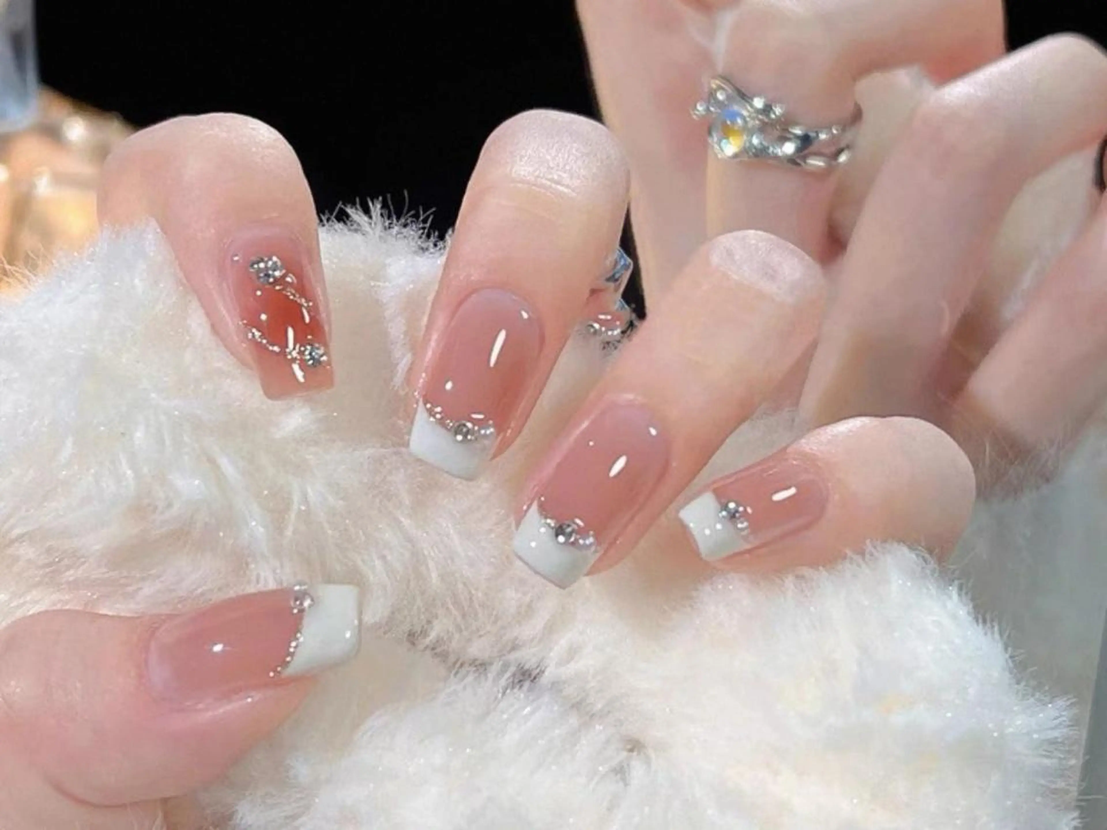 ネイル フレンチネイル ジェルネイル グラデーション ピンク ショートネイル ハンドネイル ハンドケア Feliz nailのネイルデザイン