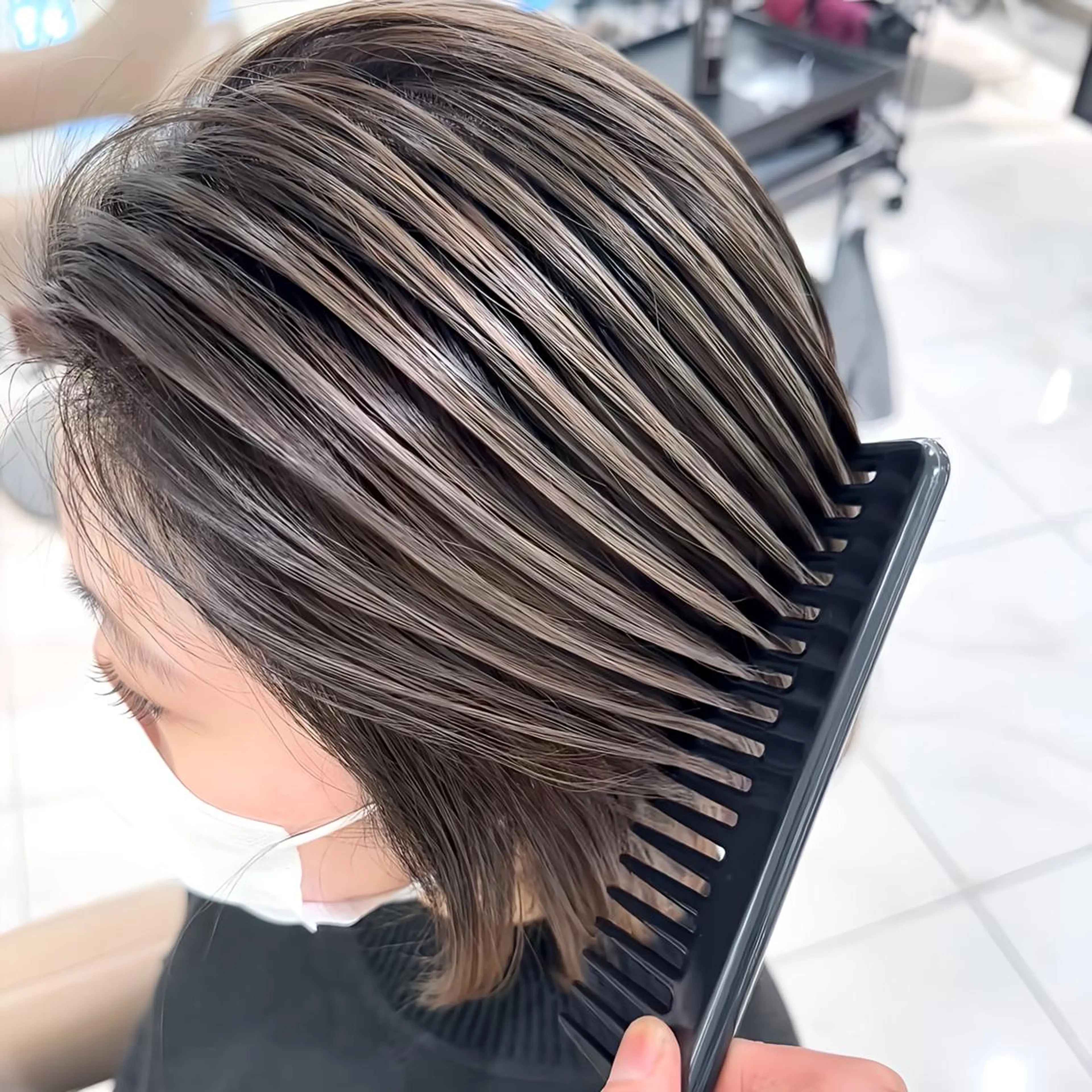 セミロング カラー バレイヤージュ 髪質改善 レイヤーカット カット ヘアカラー トリートメント 山崎俊輔/髪質改善 /バレイヤージュのヘアスタイル