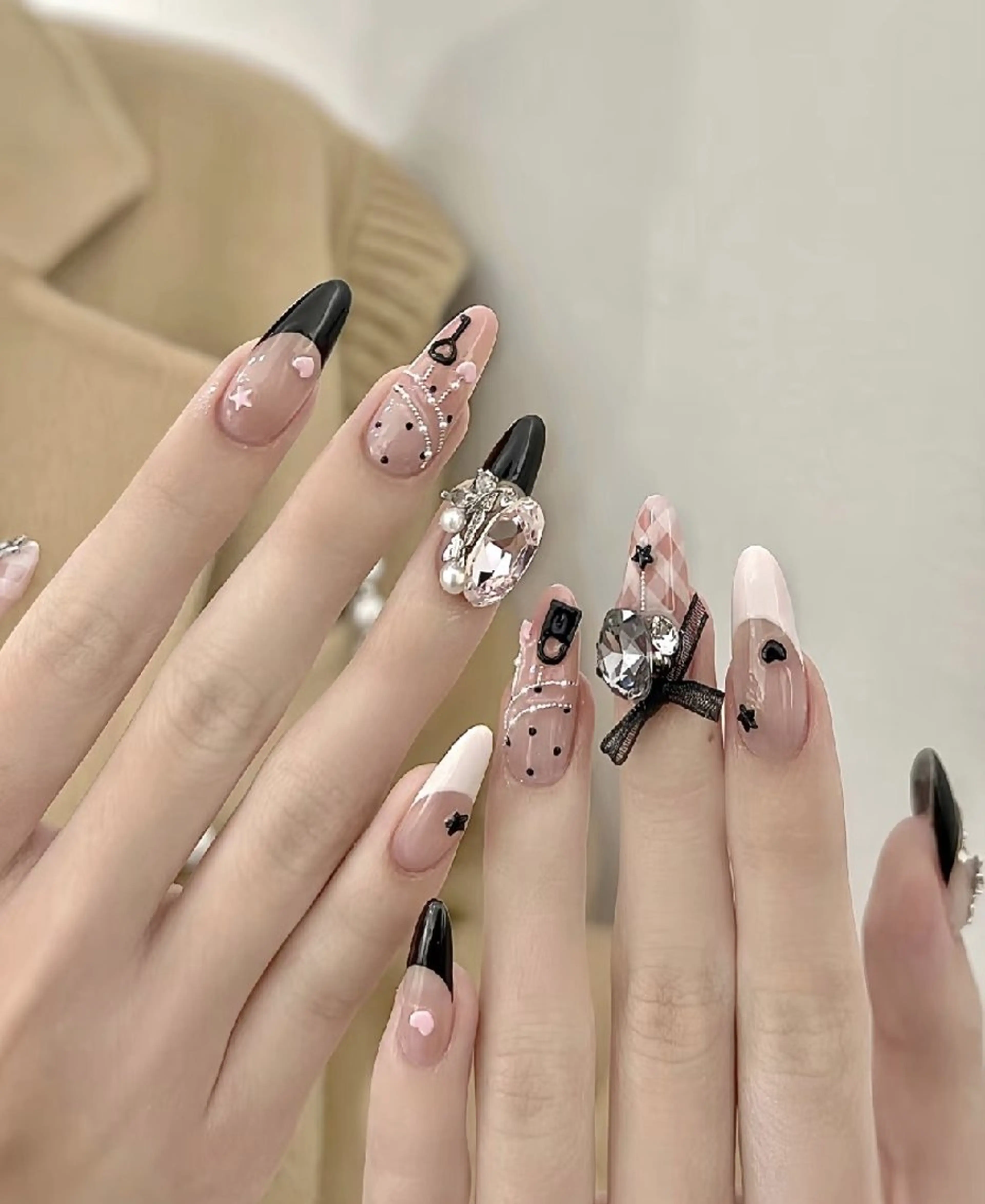 ネイル メンズ メンズ韓国風 チークネイル 長さ出し フレンチネイル ジェルネイル ハンドネイル UM Nail Salonのネイルデザイン