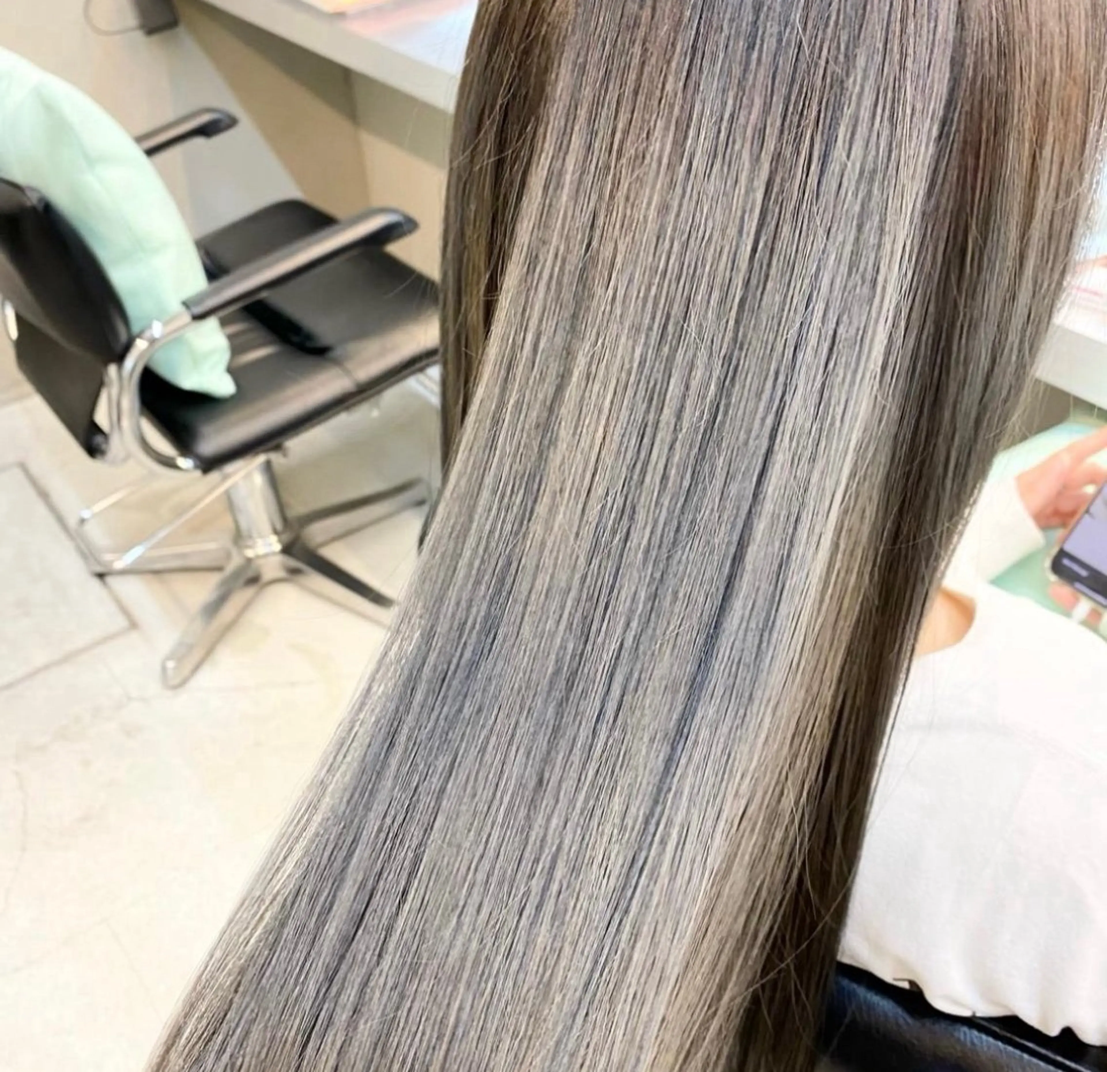 セミロング カラー パーマ 透明感カラー グレージュ オリーブグレージュ オリーブグレー 髪質改善 カット ヘアカラー 縮毛矯正 艶髪と透明感を ‼️/若林のヘアスタイル