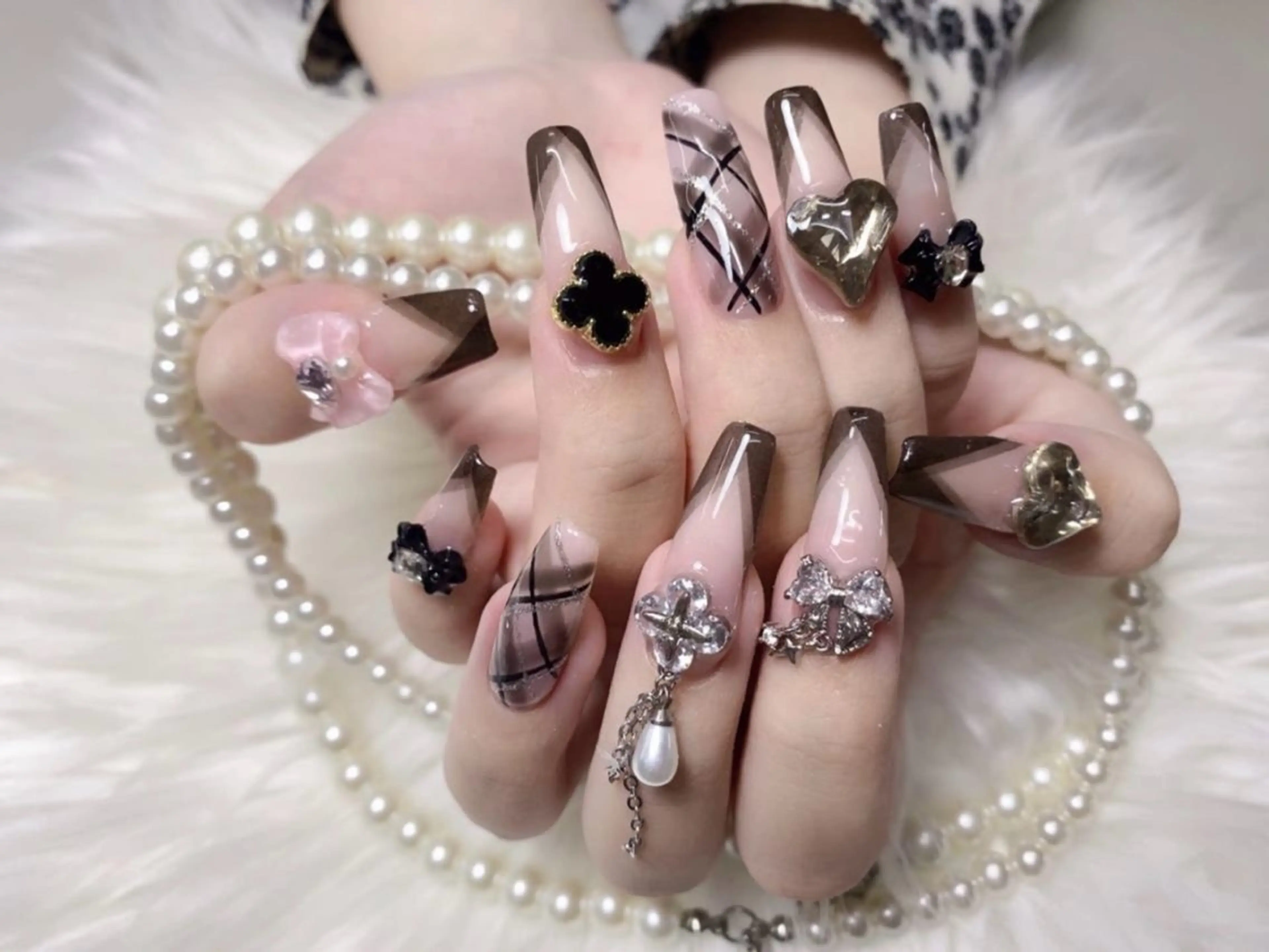 メンズ ネイル アートネイル フレンチネイル ジェルネイル キラキラネイル パラジェル ハンドネイル Bloom スカルプ専門店のネイルデザイン