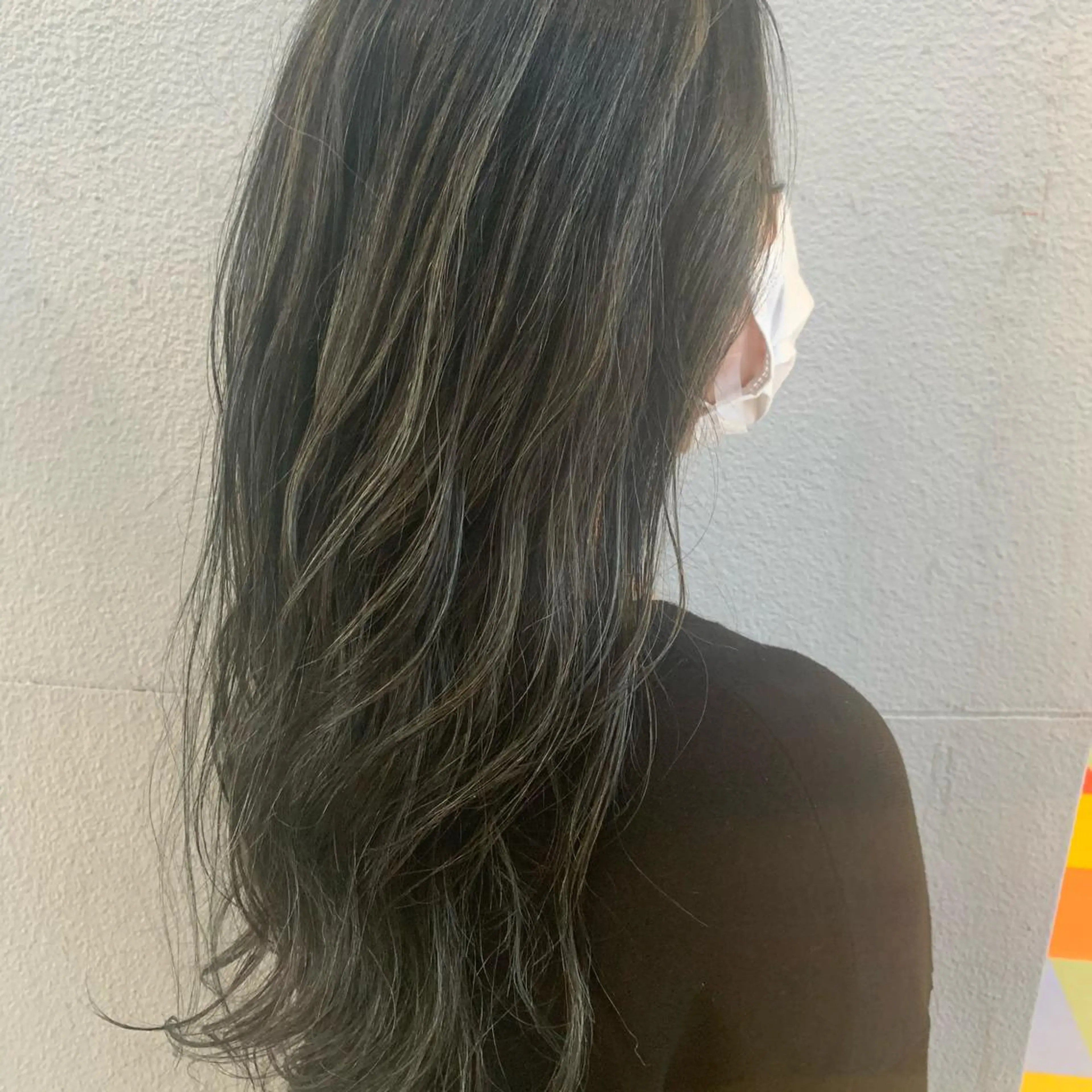 ロング 透明感カラー 金村真子のヘアスタイル