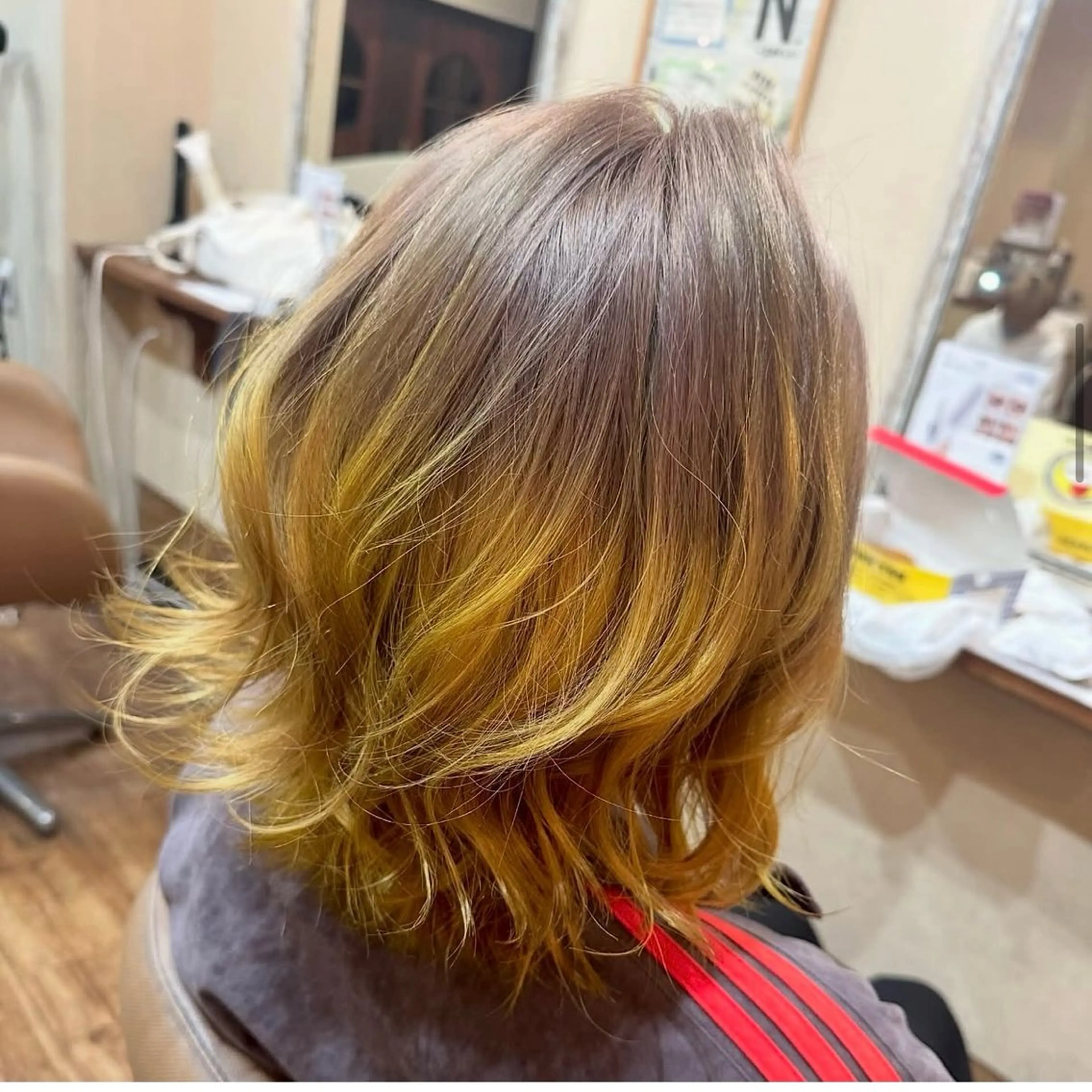 カラー ツートーンカラー 鈴木 未歩のヘアスタイル