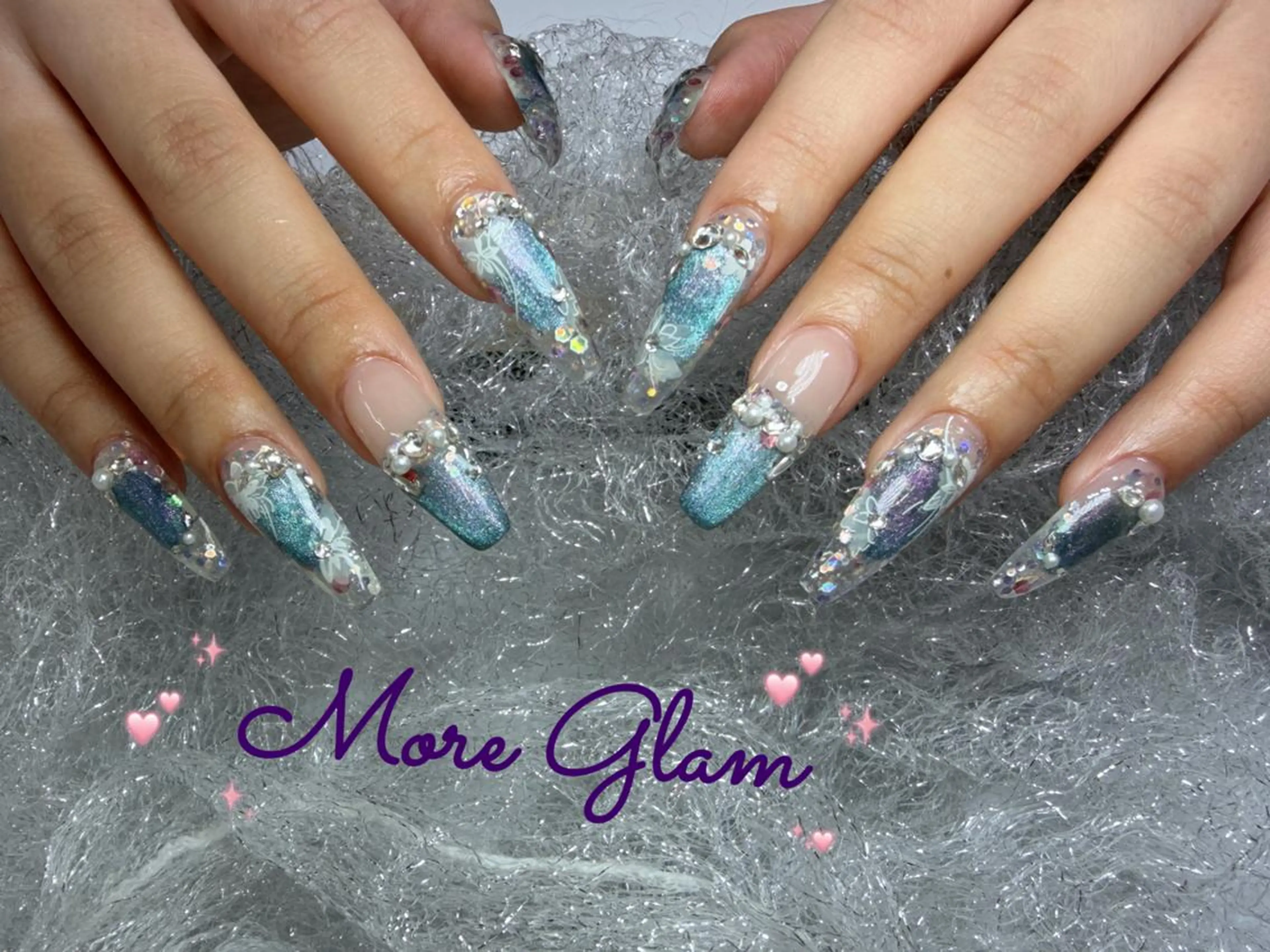 ネイル 長さ出し フットネイル フレンチネイル ジェルネイル ガラスフレンチ MoreGlam Nailsのネイルデザイン