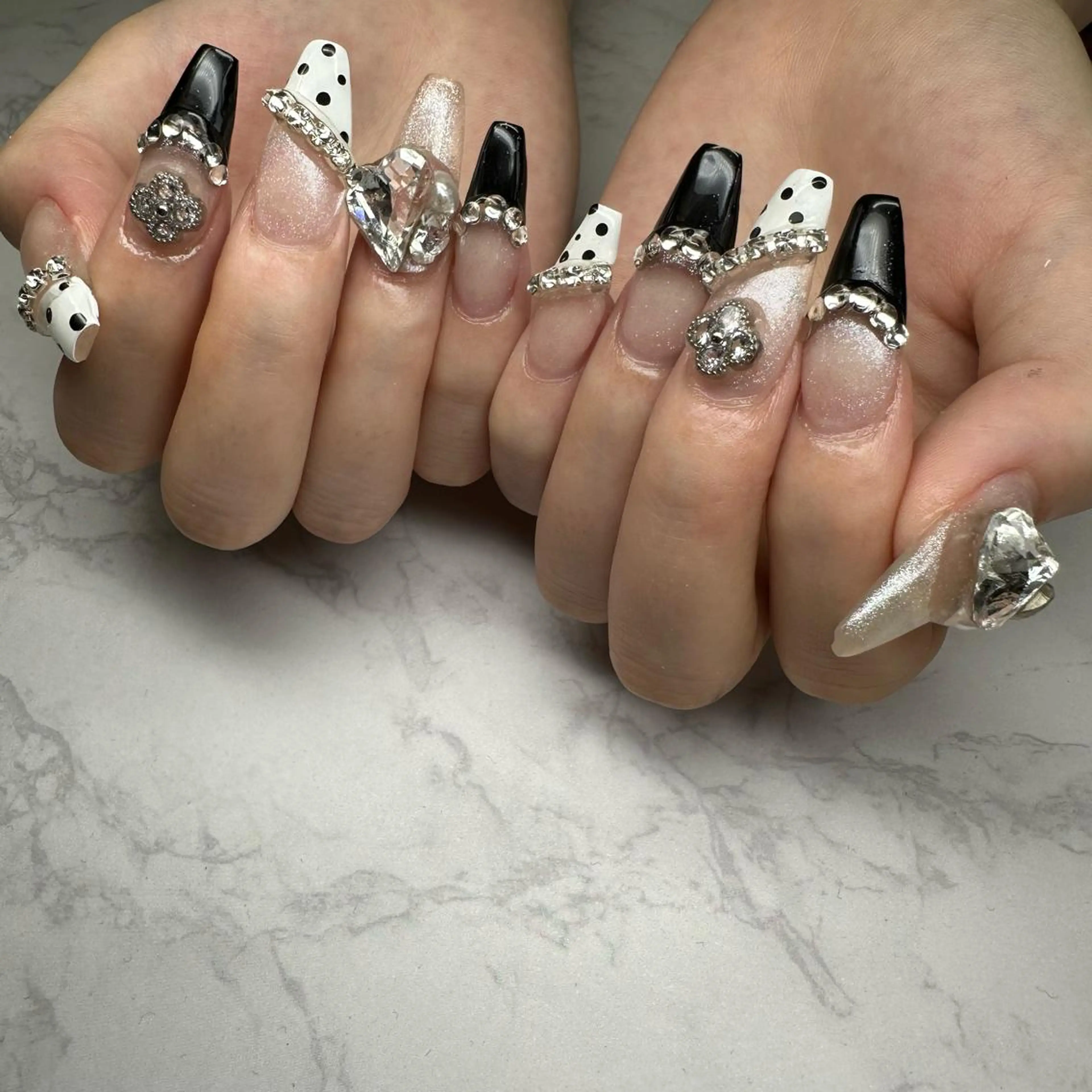 ネイル 持ち込み スカルプネイル 🐕 369のネイルデザイン