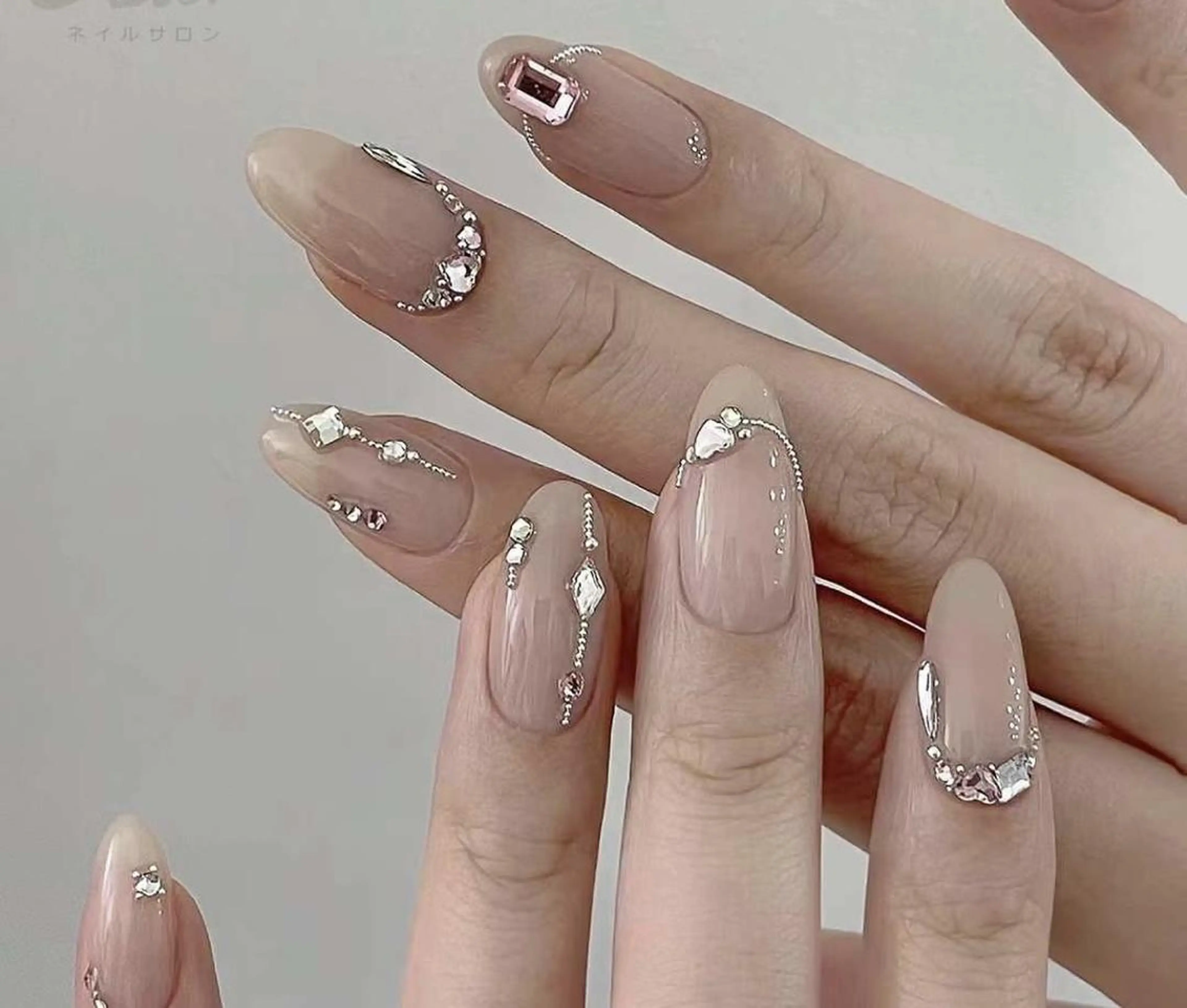 ネイル VIVIAN エイのネイルデザイン