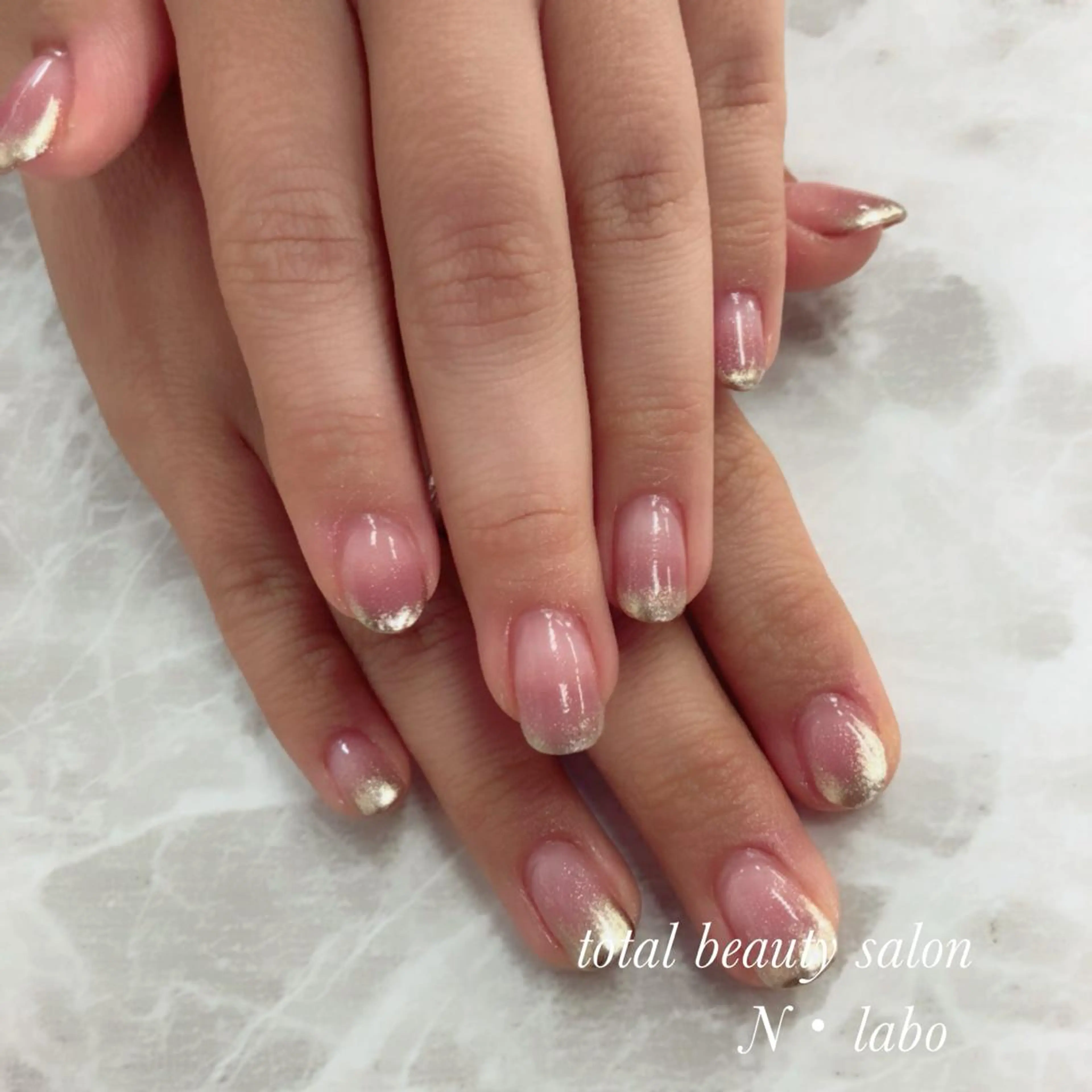ネイル メンズネイル ミラーネイル ピンク ぷっくりネイル Gracias. rieのネイルデザイン