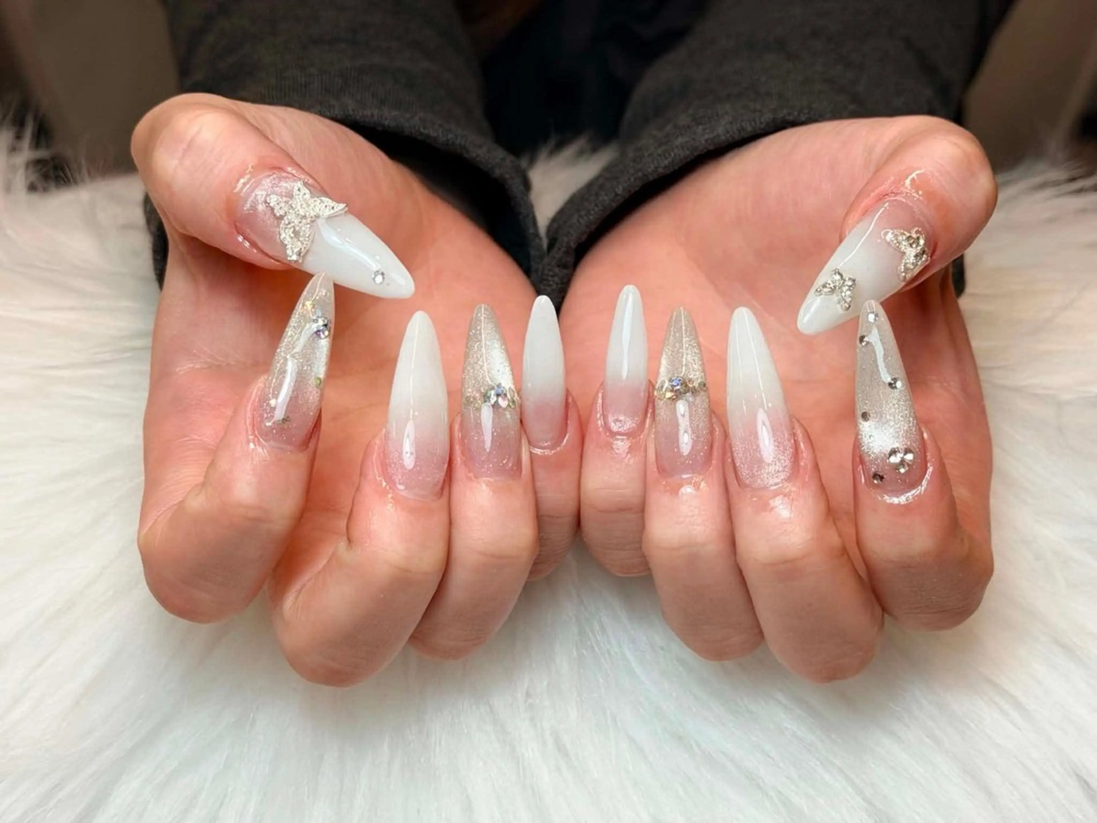 ネイル フレンチネイル キラキラネイル 韓国ネイル シンプルネイル ワンホンネイル ハンドネイル MEI Nailのネイルデザイン