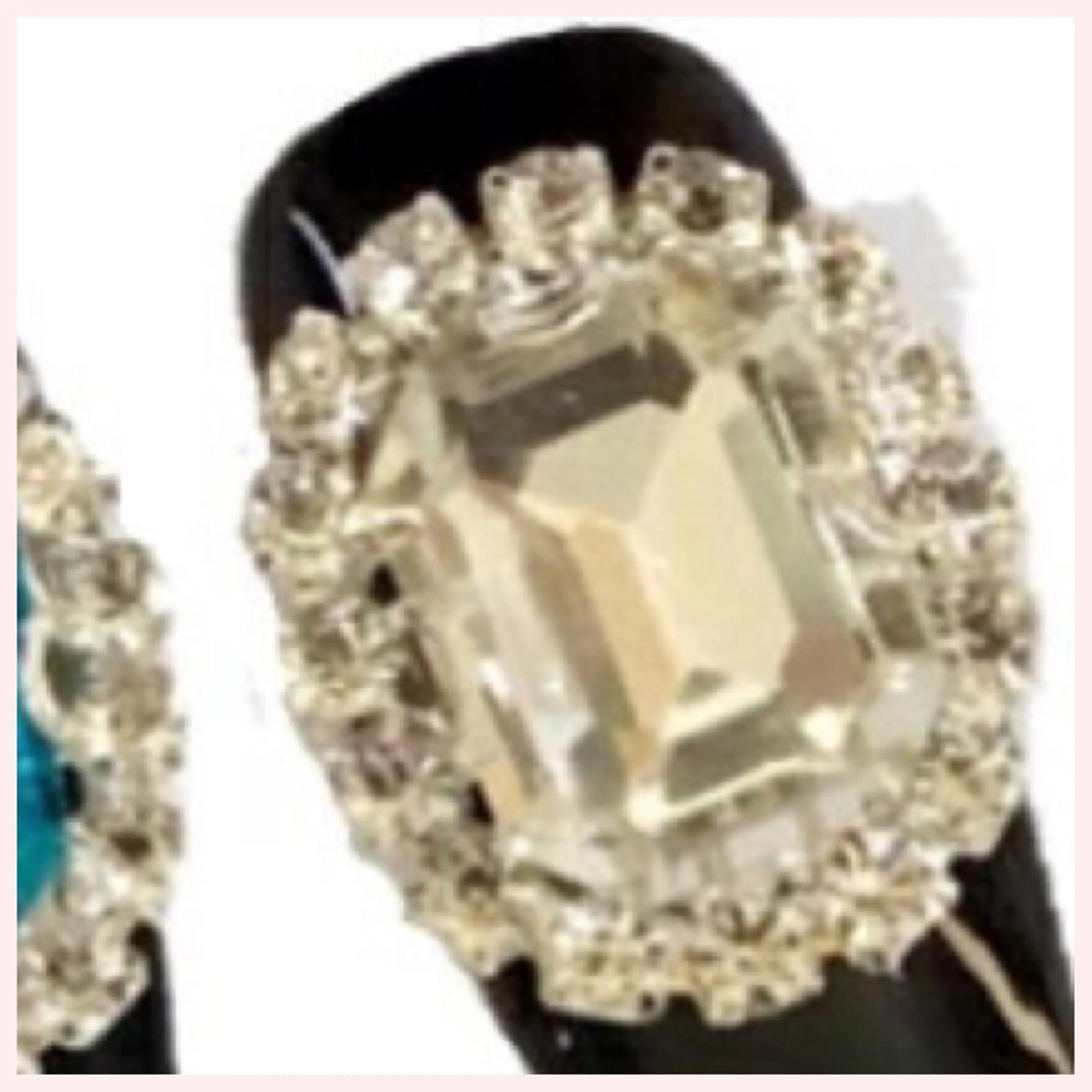 ネイル ストーンネイル ネイルサロン翼所属・ネイルサロン 翼【仙川4分】のネイルデザイン