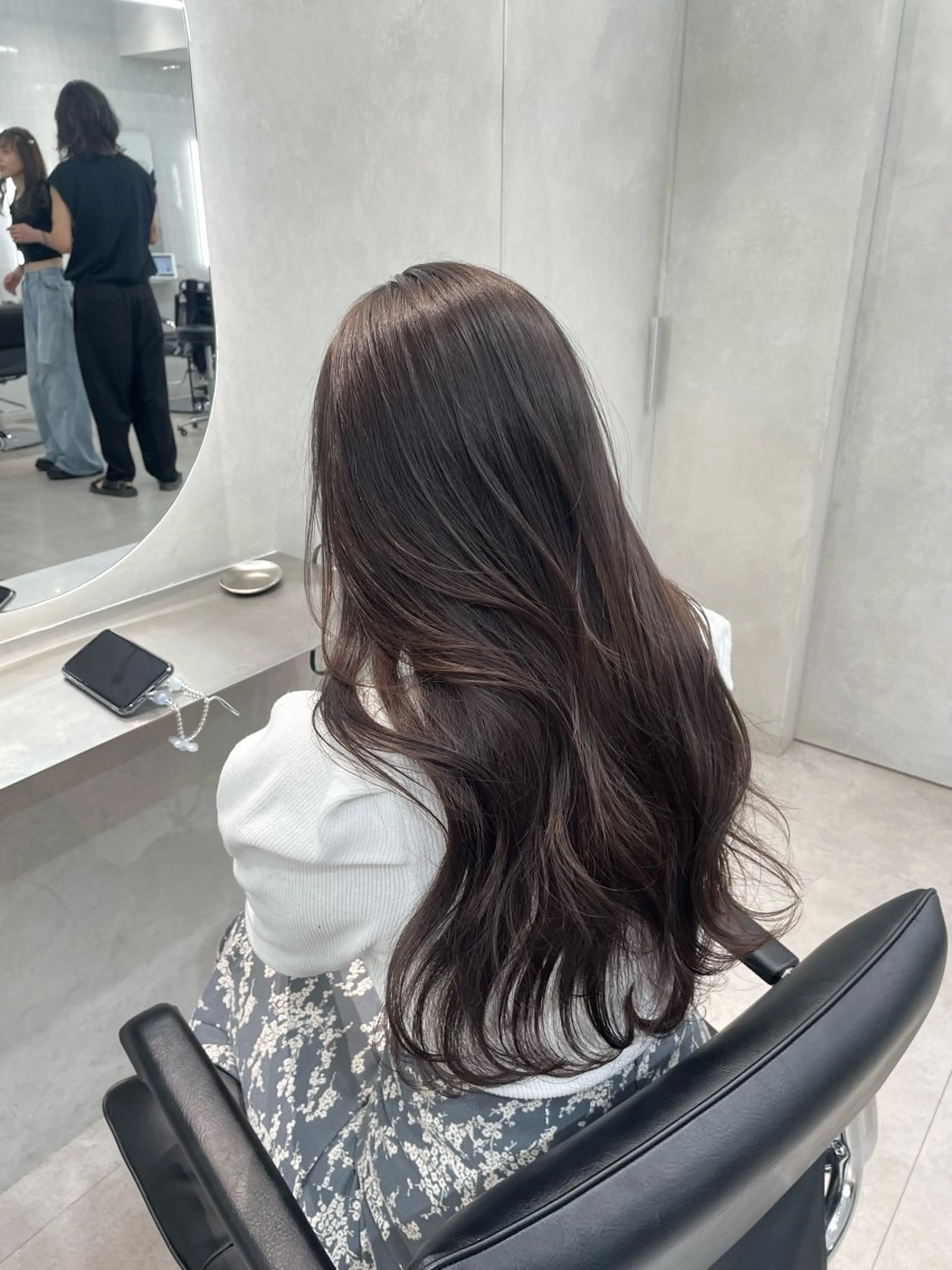 ロング ヘアカラー ハイトーン デザインカラーのヘアスタイル