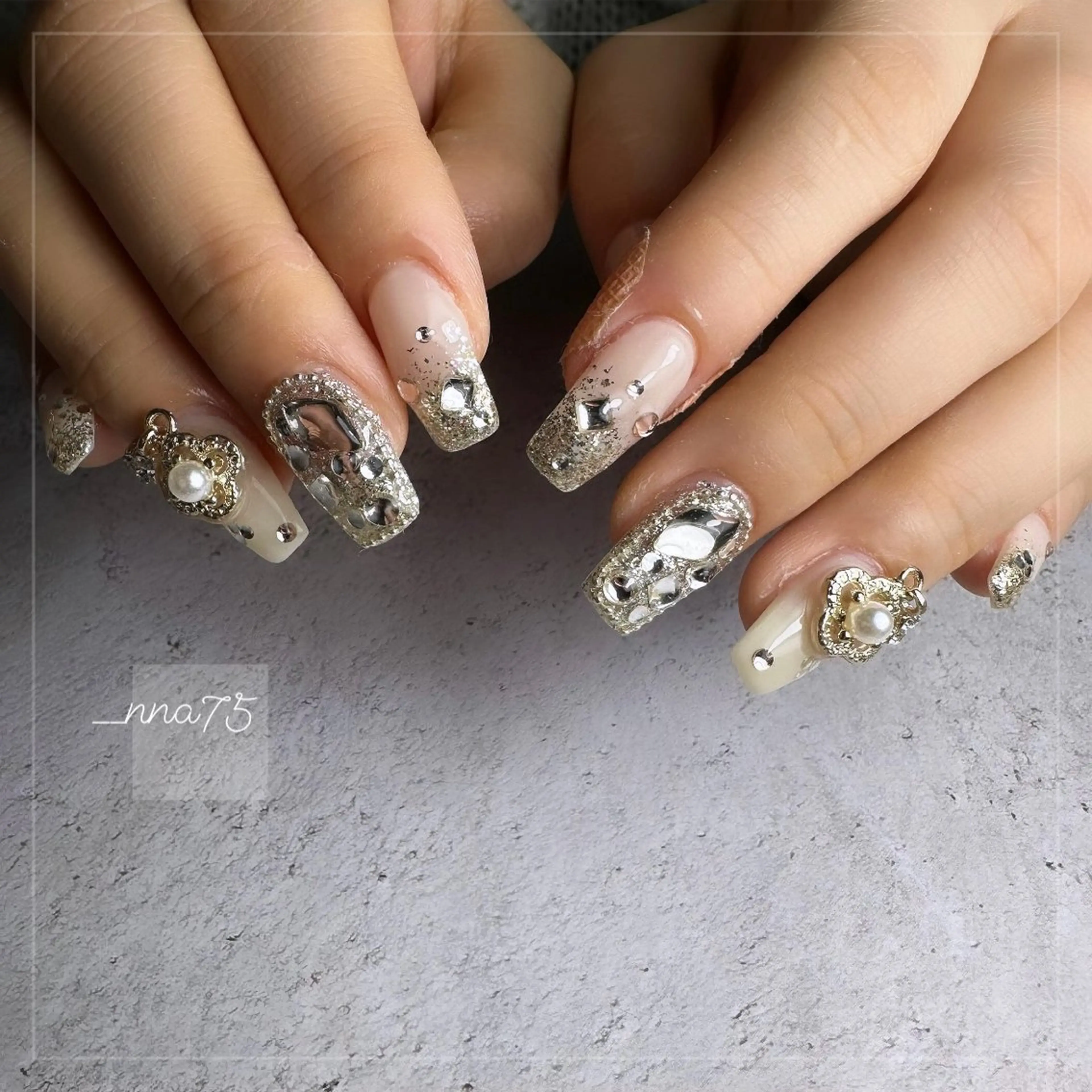 ネイル GRANDE OSU Anna 🧸💛のネイルデザイン