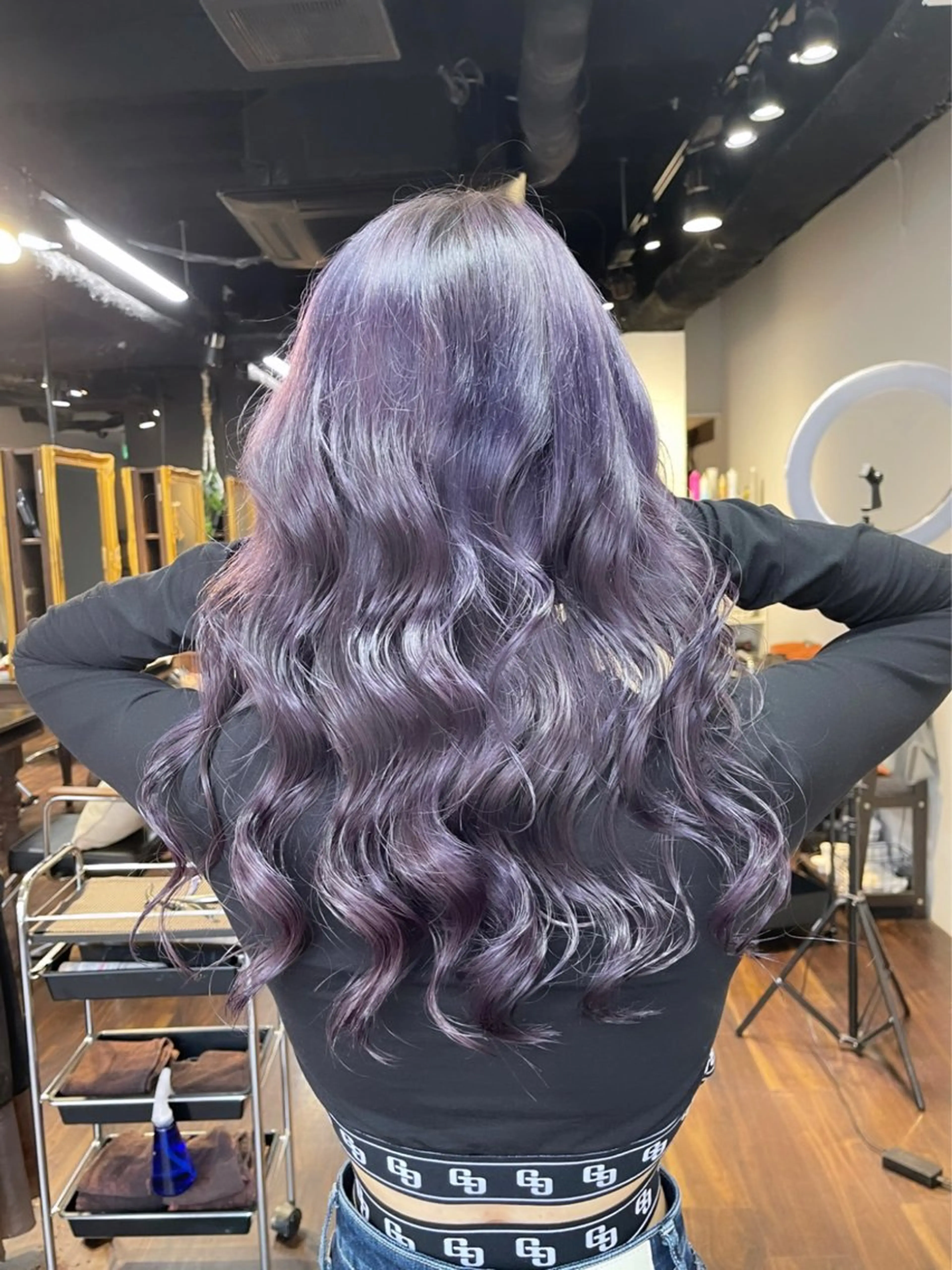ロング カラー ヘアアレンジ ベージュカラー ブリーチ イヤリングカラー ハイトーンカラー ミルクティーベージュ ヘアカラー トリートメント 髪質改善/レイヤー 縮毛矯正/ケラチン耀のヘアスタイル