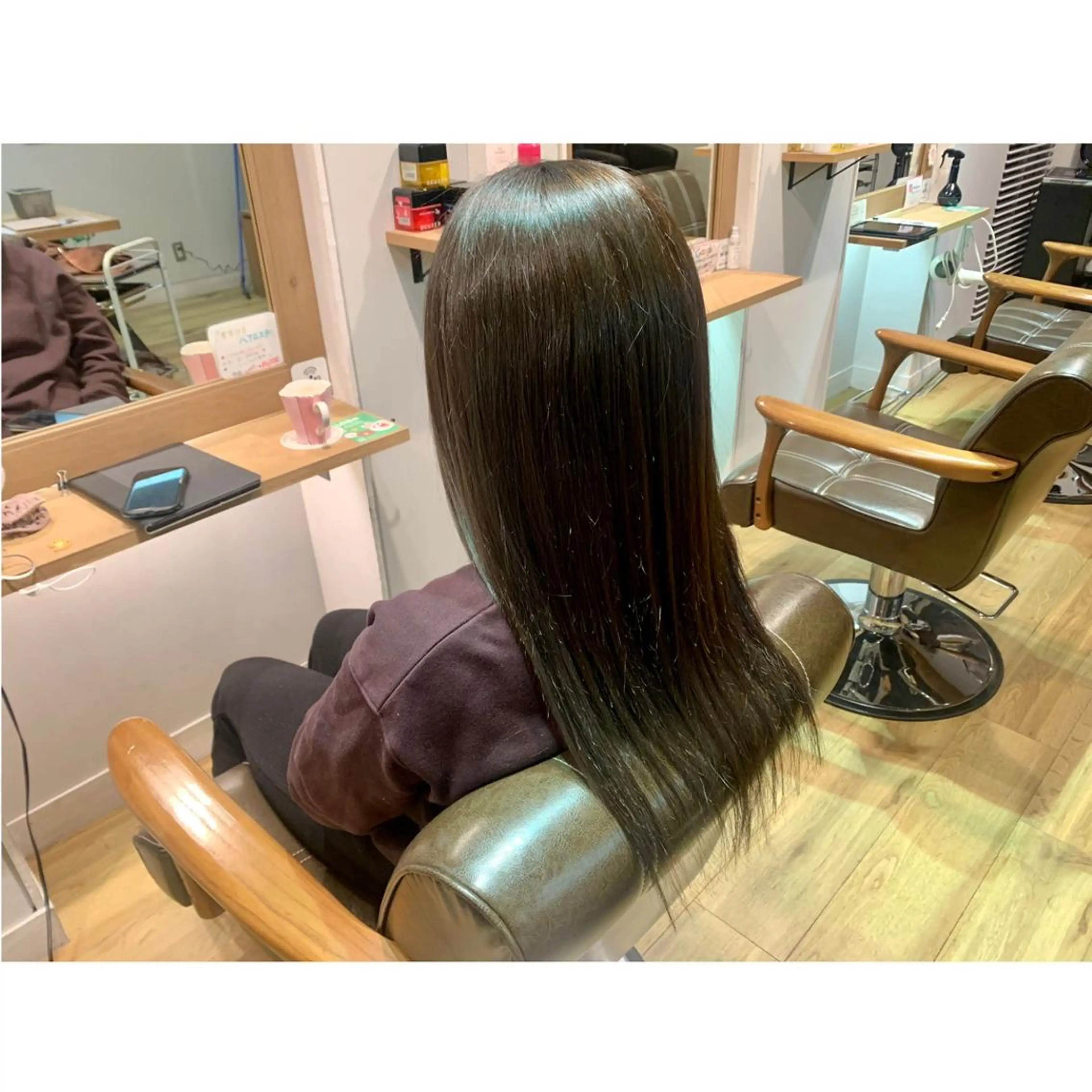 ロング カラー アッシュ ツキダテ ユイのヘアスタイル