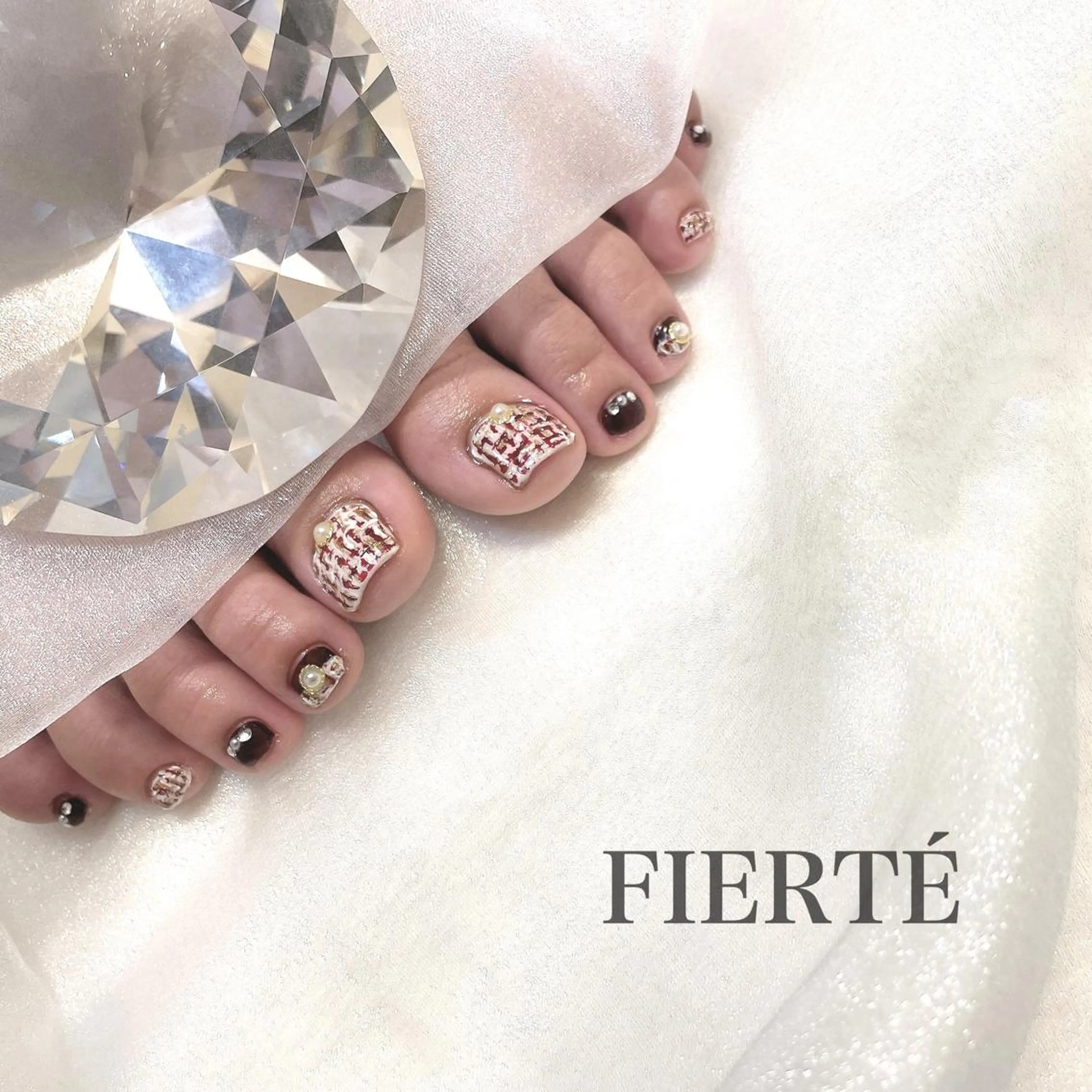 ネイル フットネイル ジェルネイル ツイードネイル フットネイル FIERTÉ Miyuのネイルデザイン