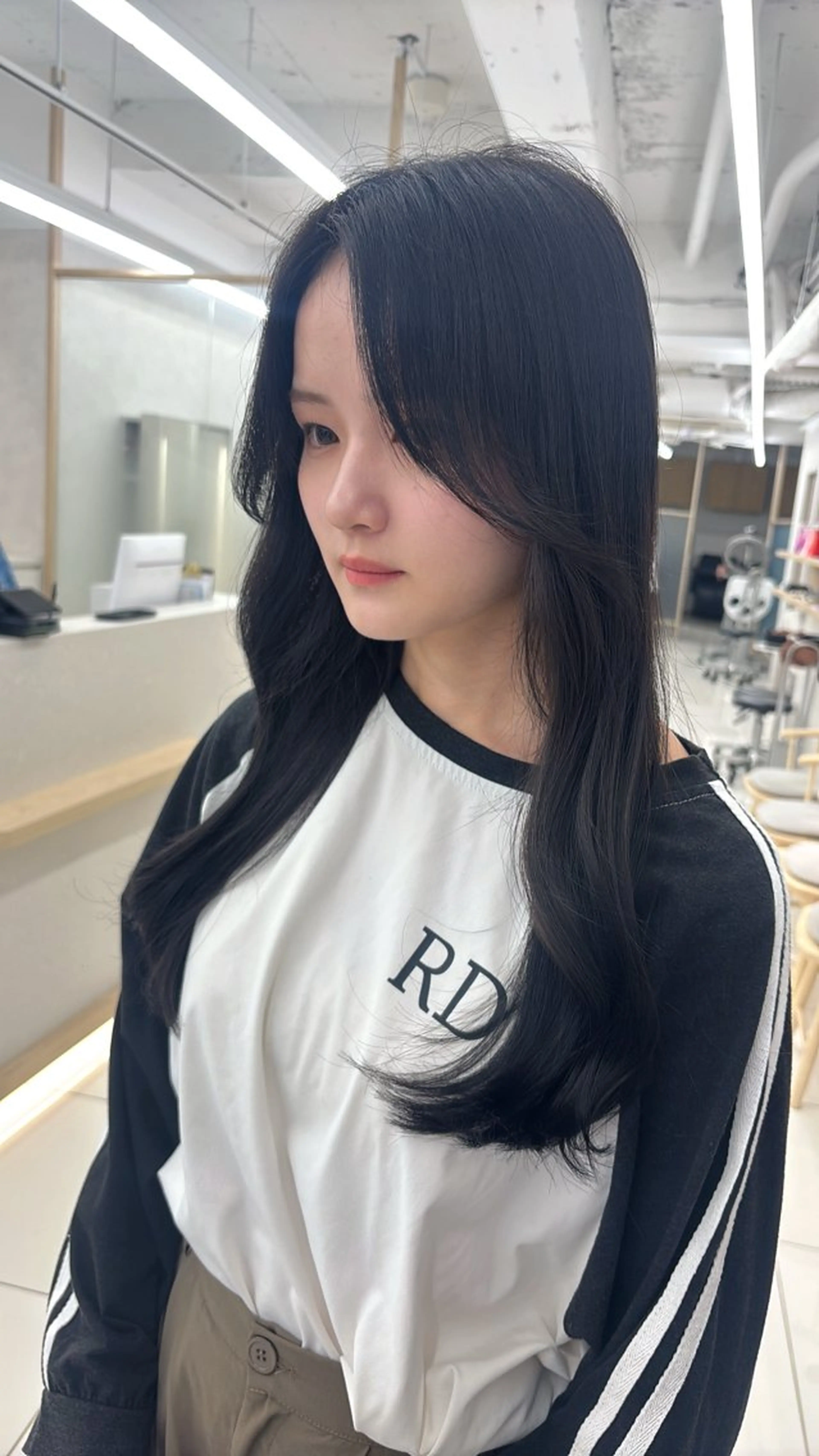 ロング カラー カット ヘアカラー 韓国透明感カラー🌀 yuukiのヘアスタイル