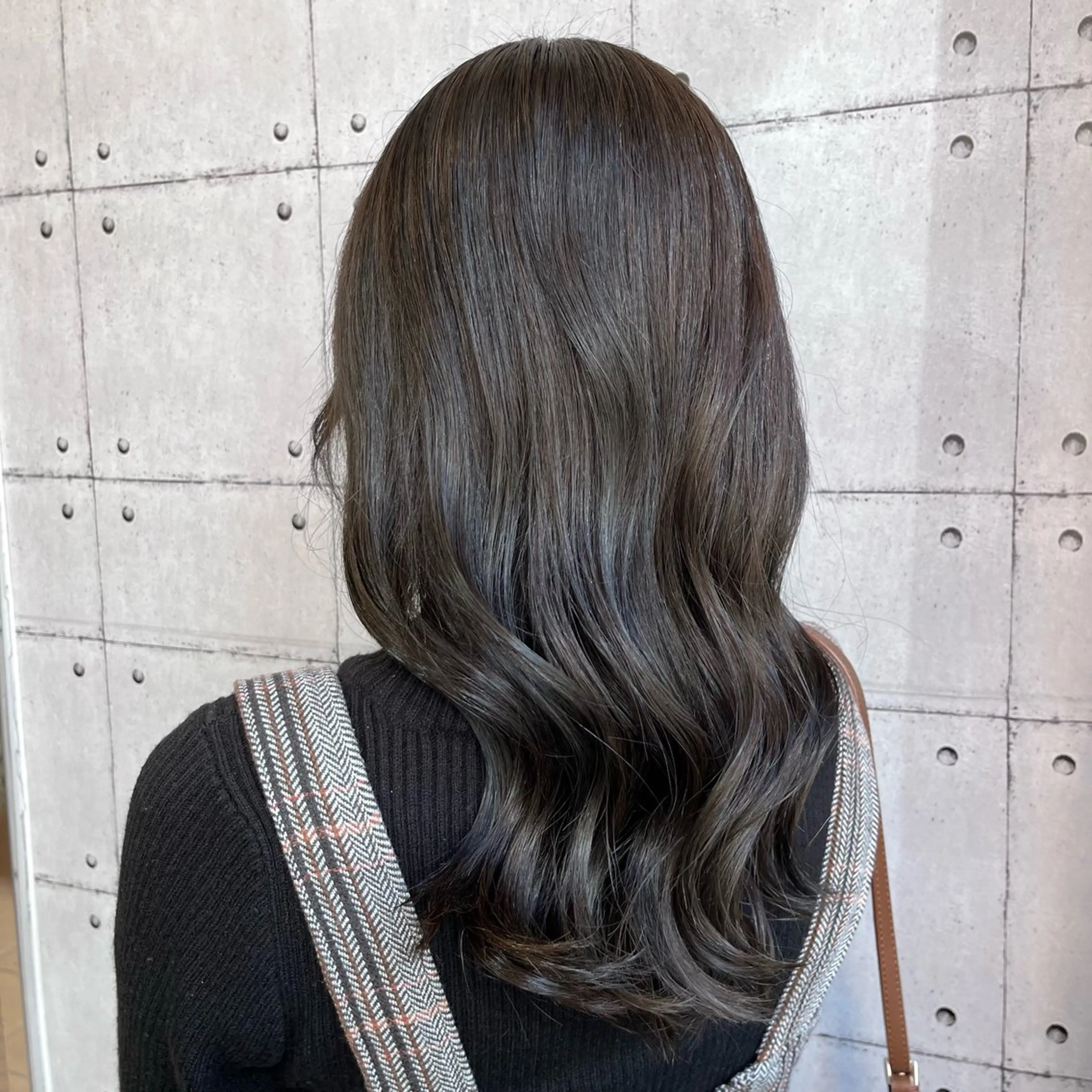 ロング カラー 羽鳥 希渚のヘアスタイル