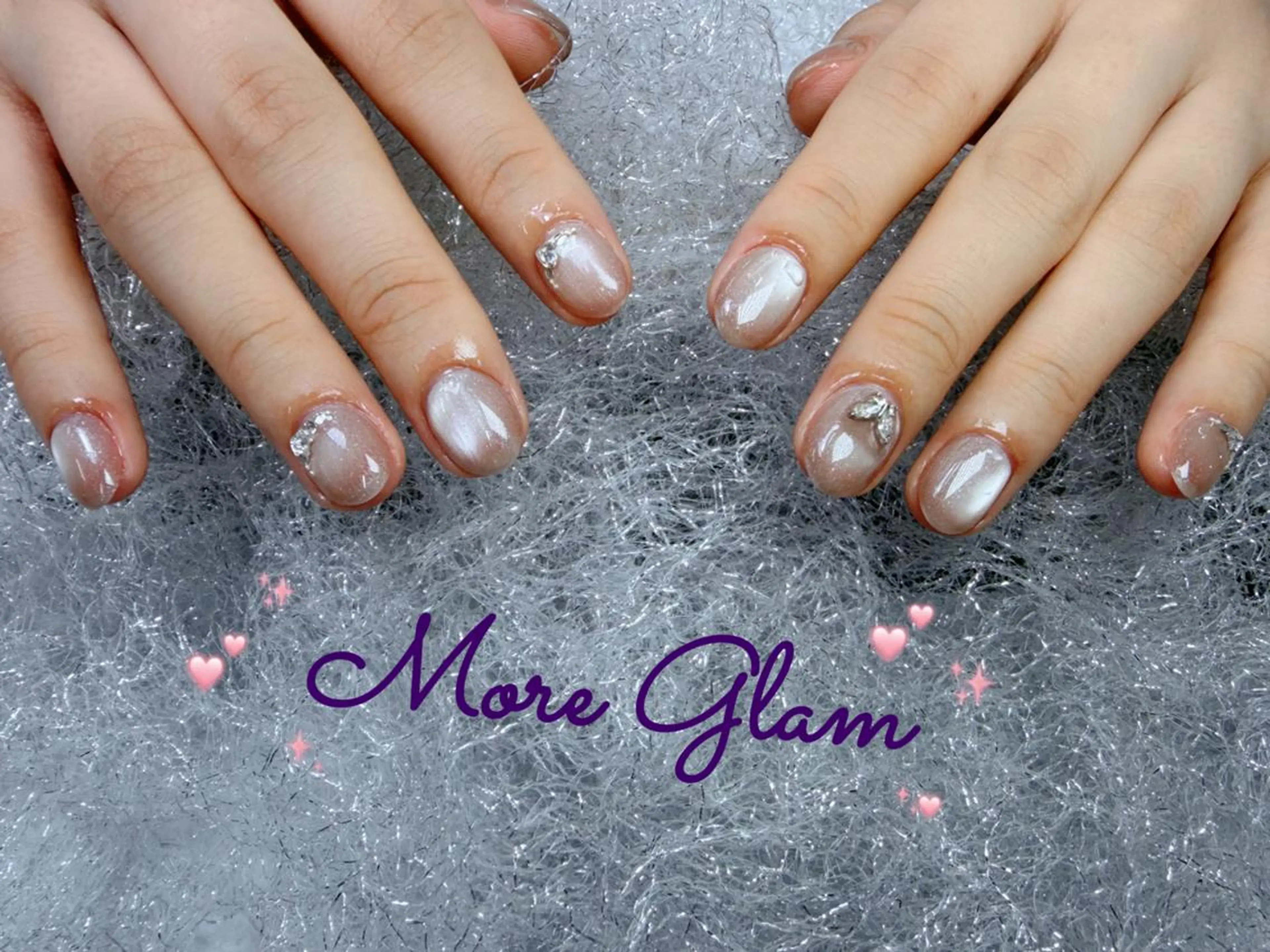 ネイル 長さ出し フットネイル フレンチネイル ジェルネイル ガラスフレンチ More Glam 池袋東口店のネイルデザイン