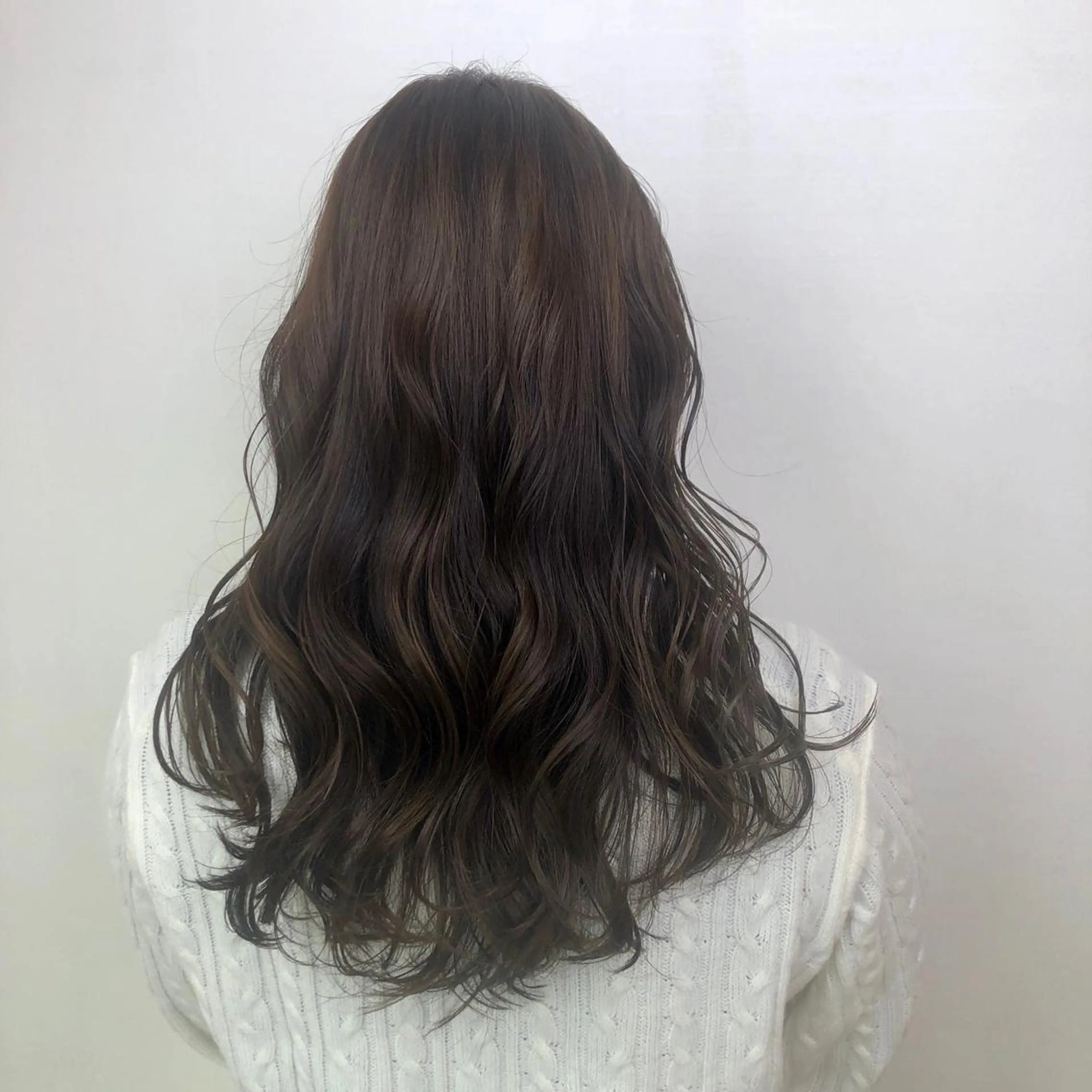 ロング カラー アッシュ イルミナカラー 小顔レイヤー/ ベージュ🤍Rieのヘアスタイル