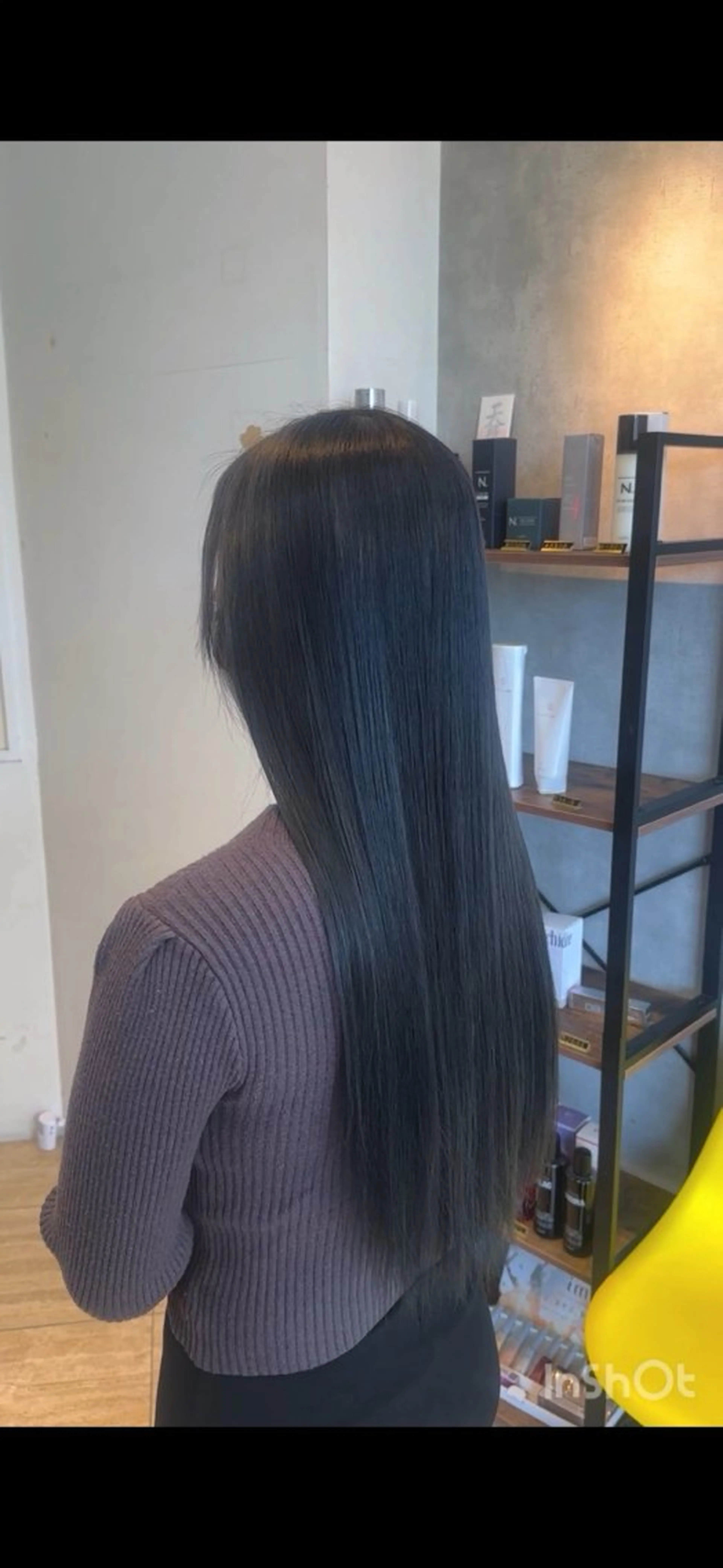 ロング カラー 黒髪 ブリーチ ブルーカラー ブルーブラック 透明感カラー ヘアカラー belle／ karin💠のヘアスタイル