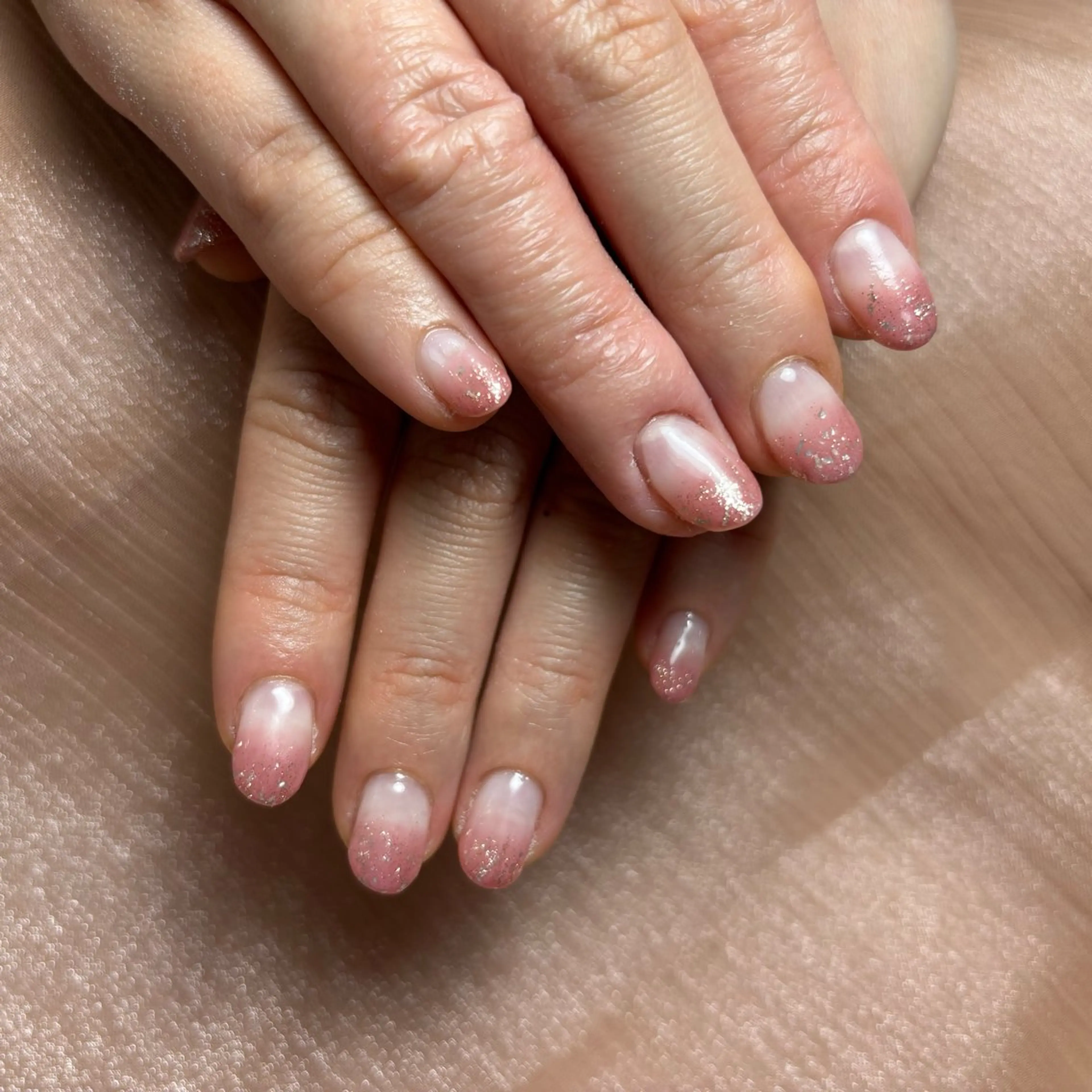 ネイル グラデーション ラメ(グリッター) ラメグラデーション ピンク BeautifulA 🌈🍭💜のネイルデザイン