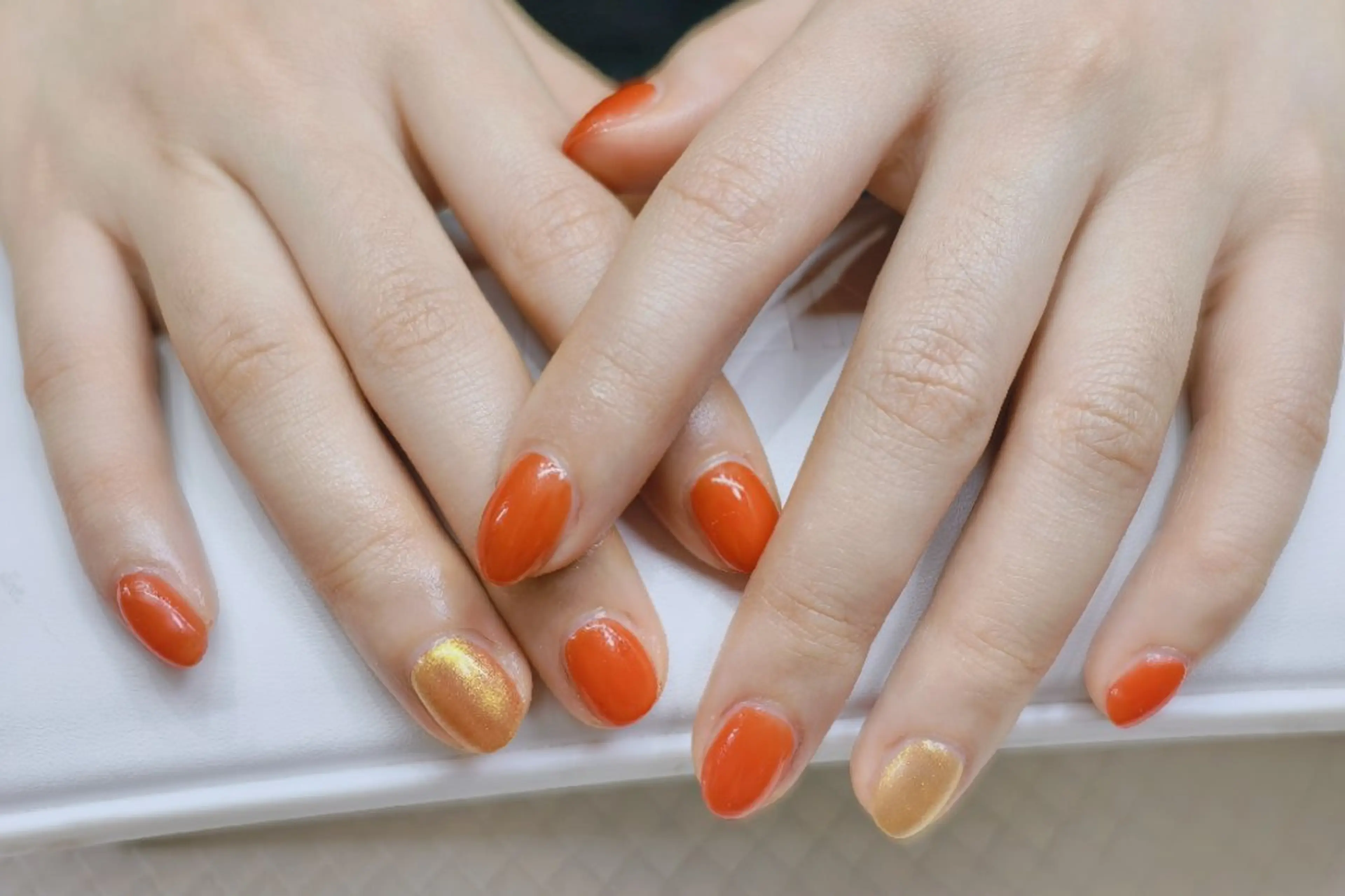 ネイル ゴールド ラメ(グリッター) オレンジ U.NI所属・森川 雪のネイルデザイン