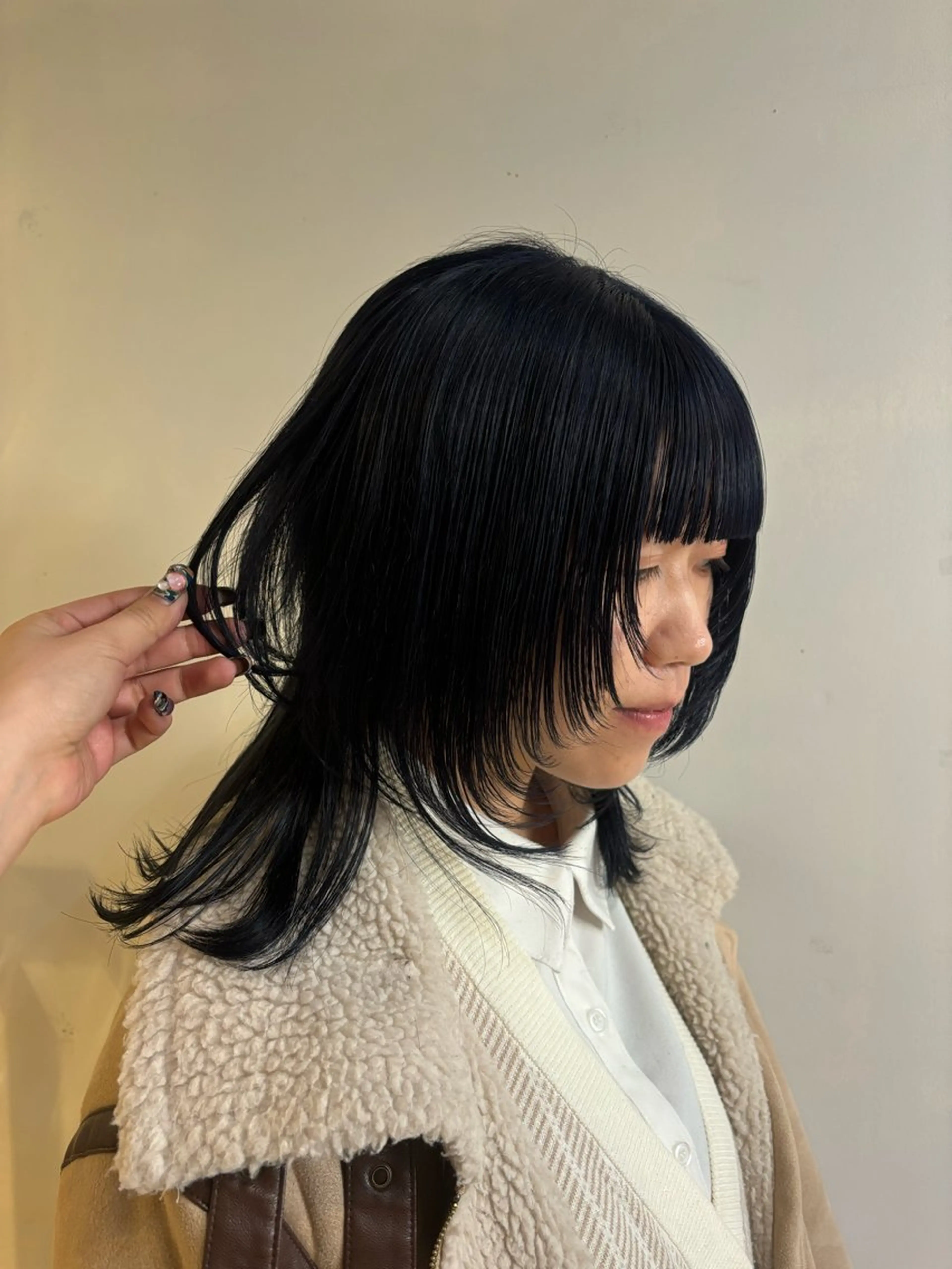 ミディアム カラー ブリーチ ブルーカラー ウルフカット ユリナ /Chlori淡路店のヘアスタイル