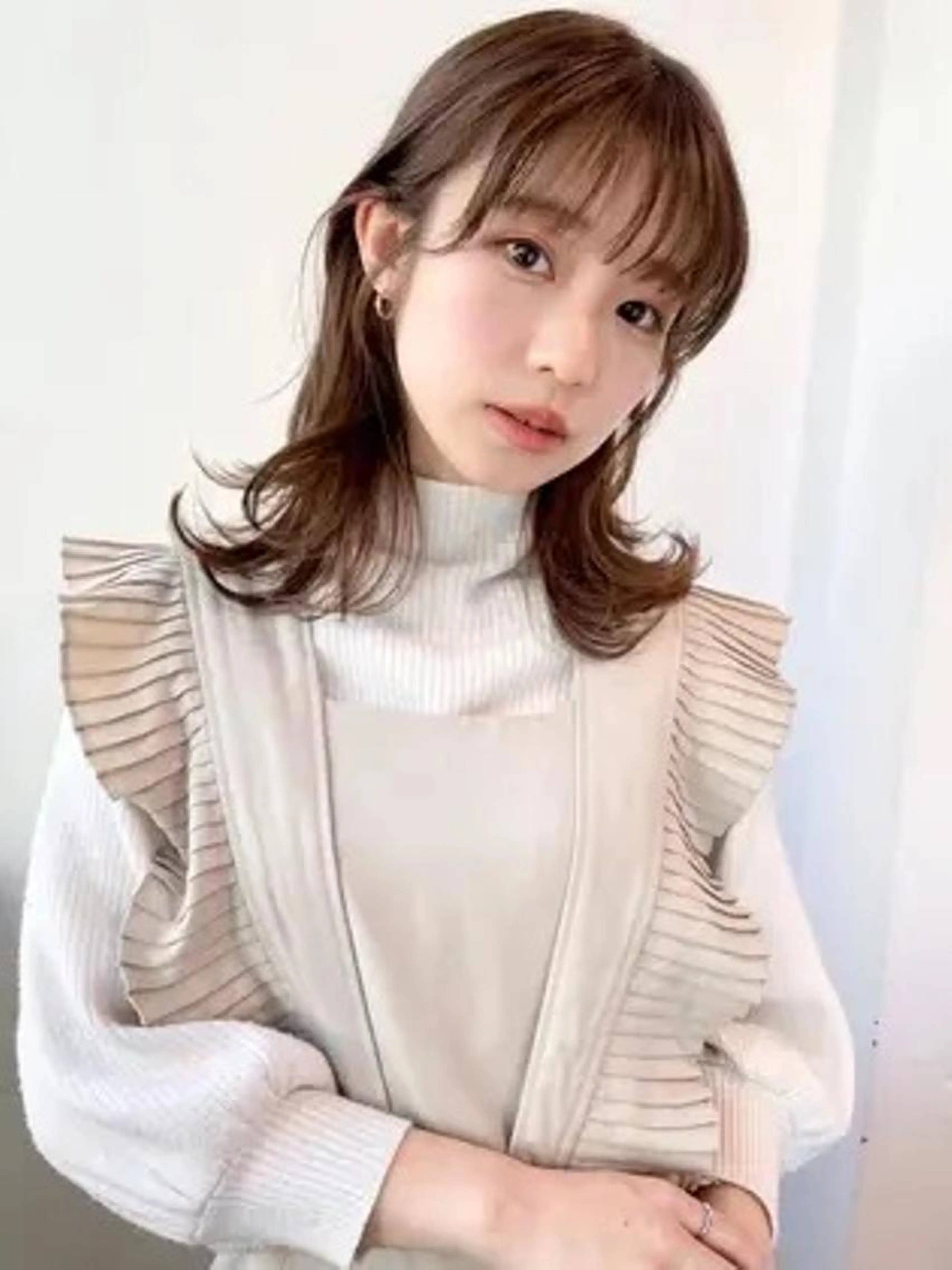 【🎀期間限定🎀】トレンド韓国風カット➕柔らかベージュワンカラー➕オリジナルトリートメント➕コテ巻き仕上げ💞の写真