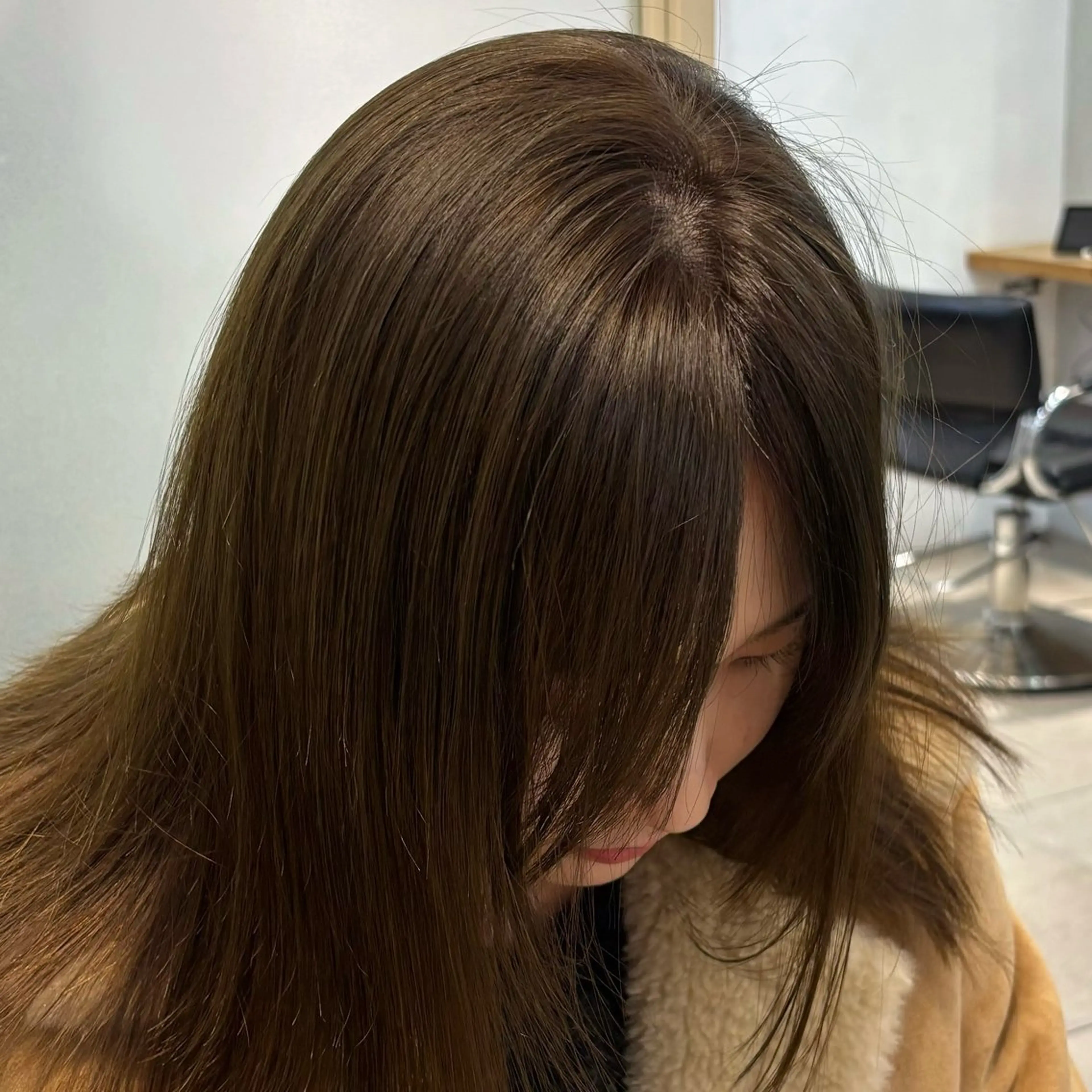 セミロング ヘアカラー トリートメント 盛れる透明感カラー・ momokaのヘアスタイル