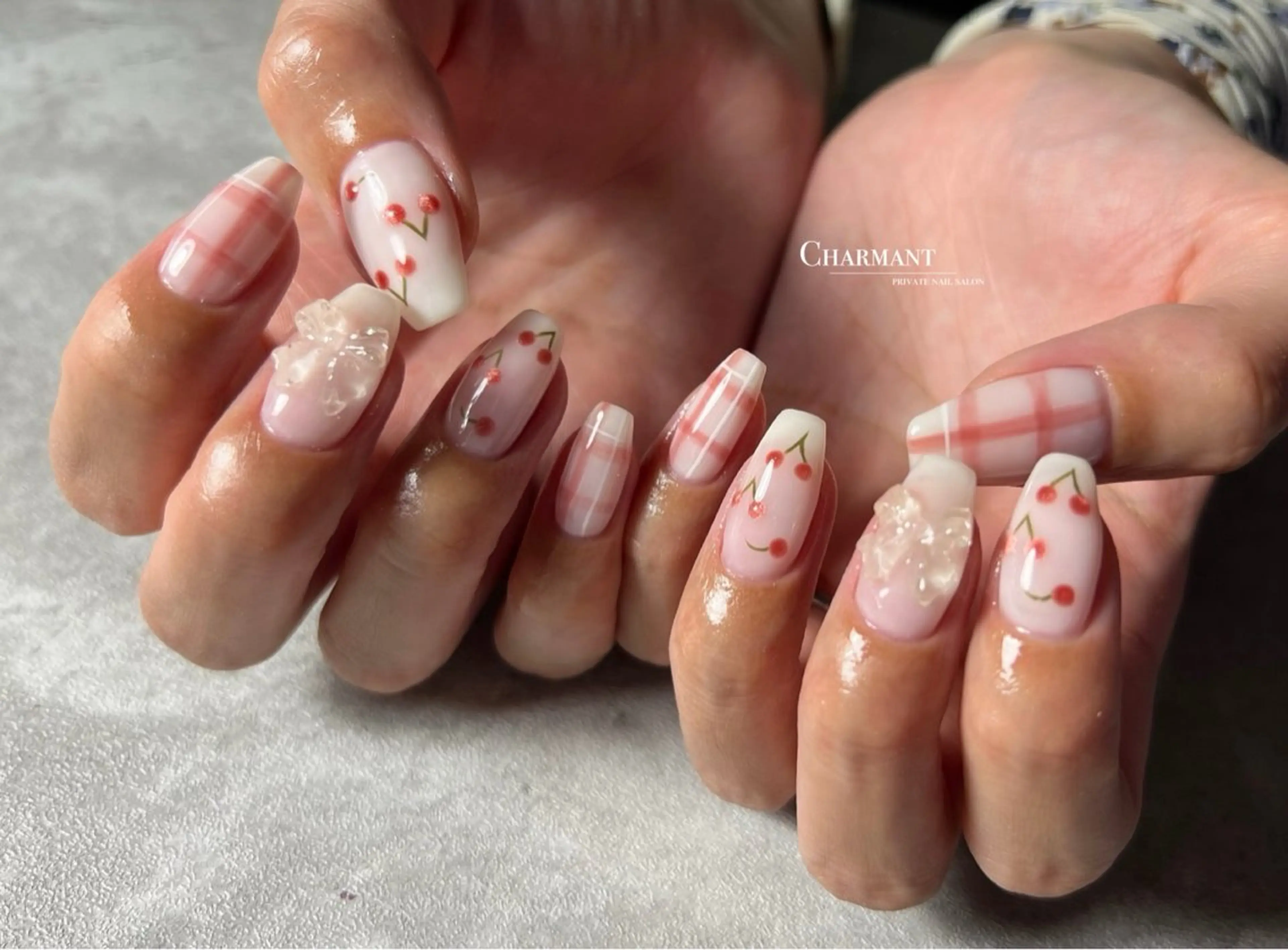 ネイル ハンドネイル Minako 【Charmant】のネイルデザイン