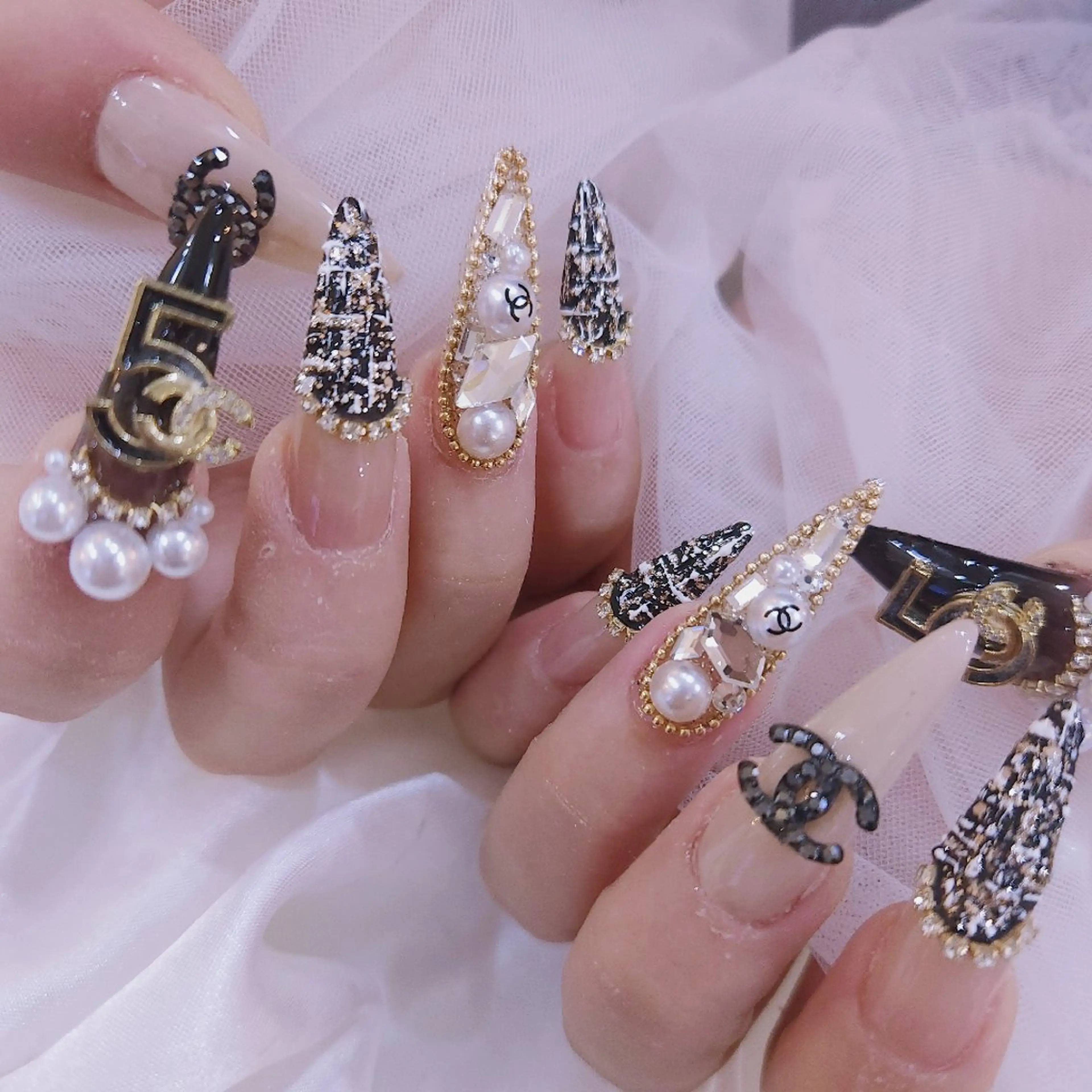 ネイル 梅田🦄中崎町🩵 u n o 0 1のネイルデザイン