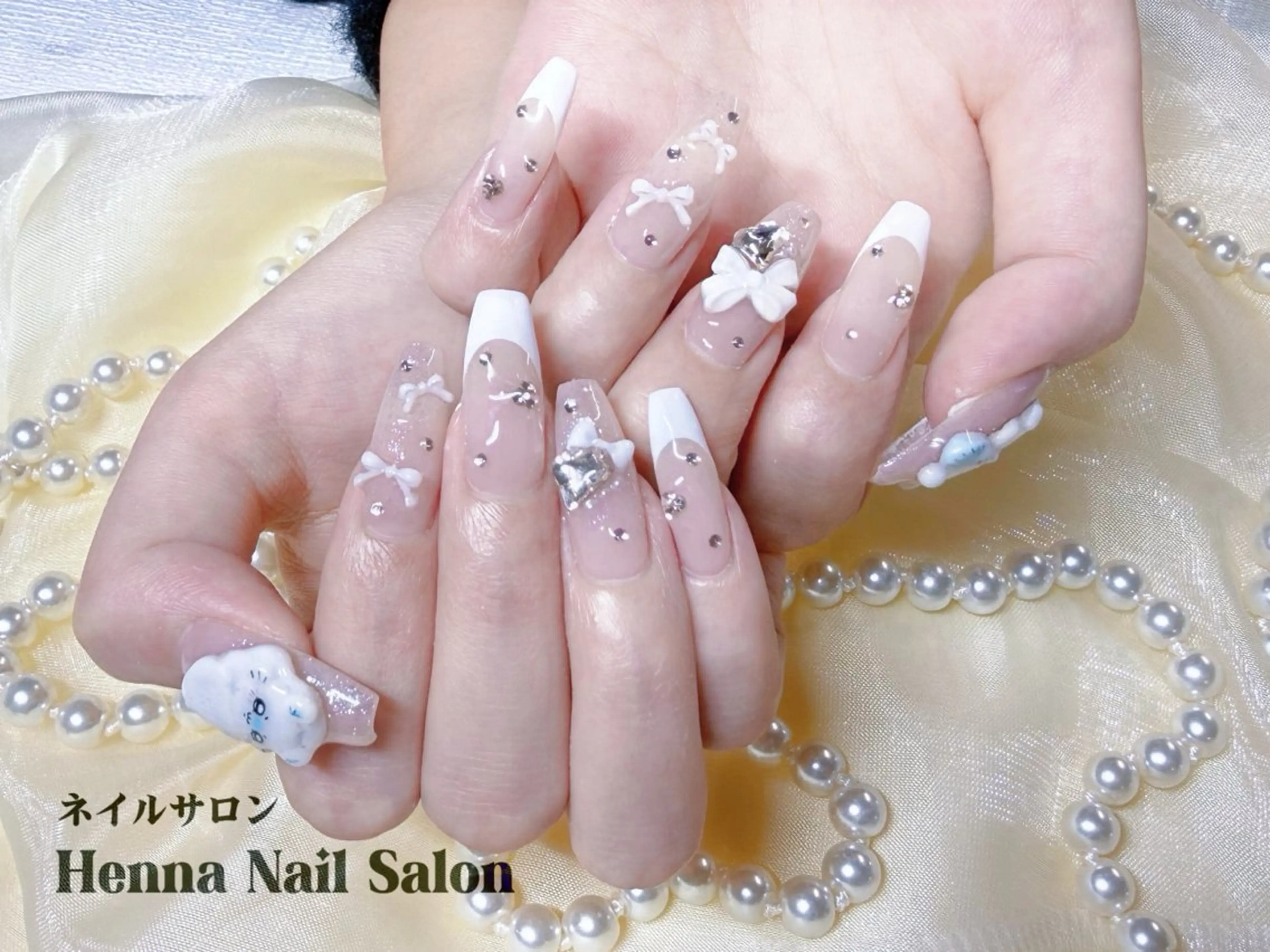 ネイル ハンドネイル Henna Kongssalonのネイルデザイン